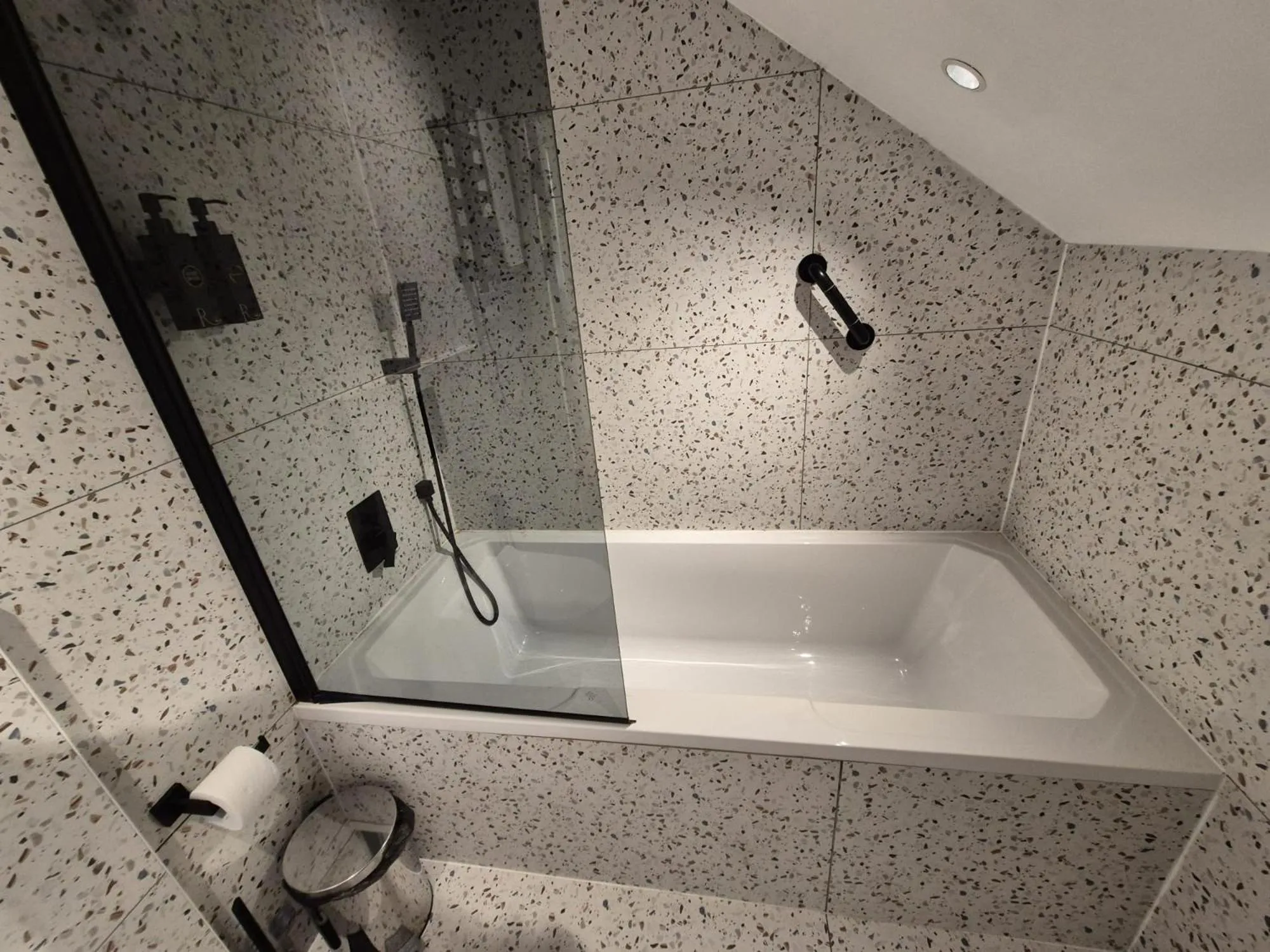 Shower in Rosemay Boutique Hotel Near Heathrow Airport
