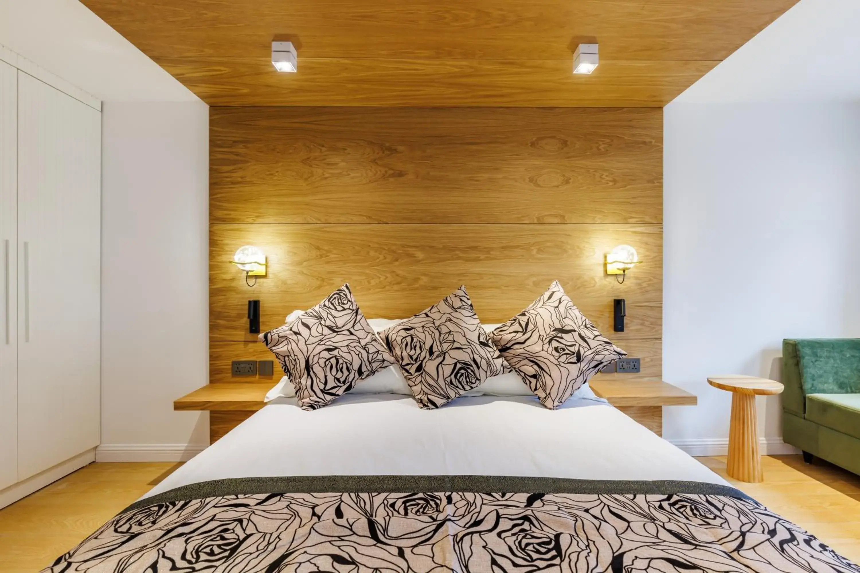 Rosemay Hotel near London Heathrow Airport Rosemay Hotel near London Heathrow Airport