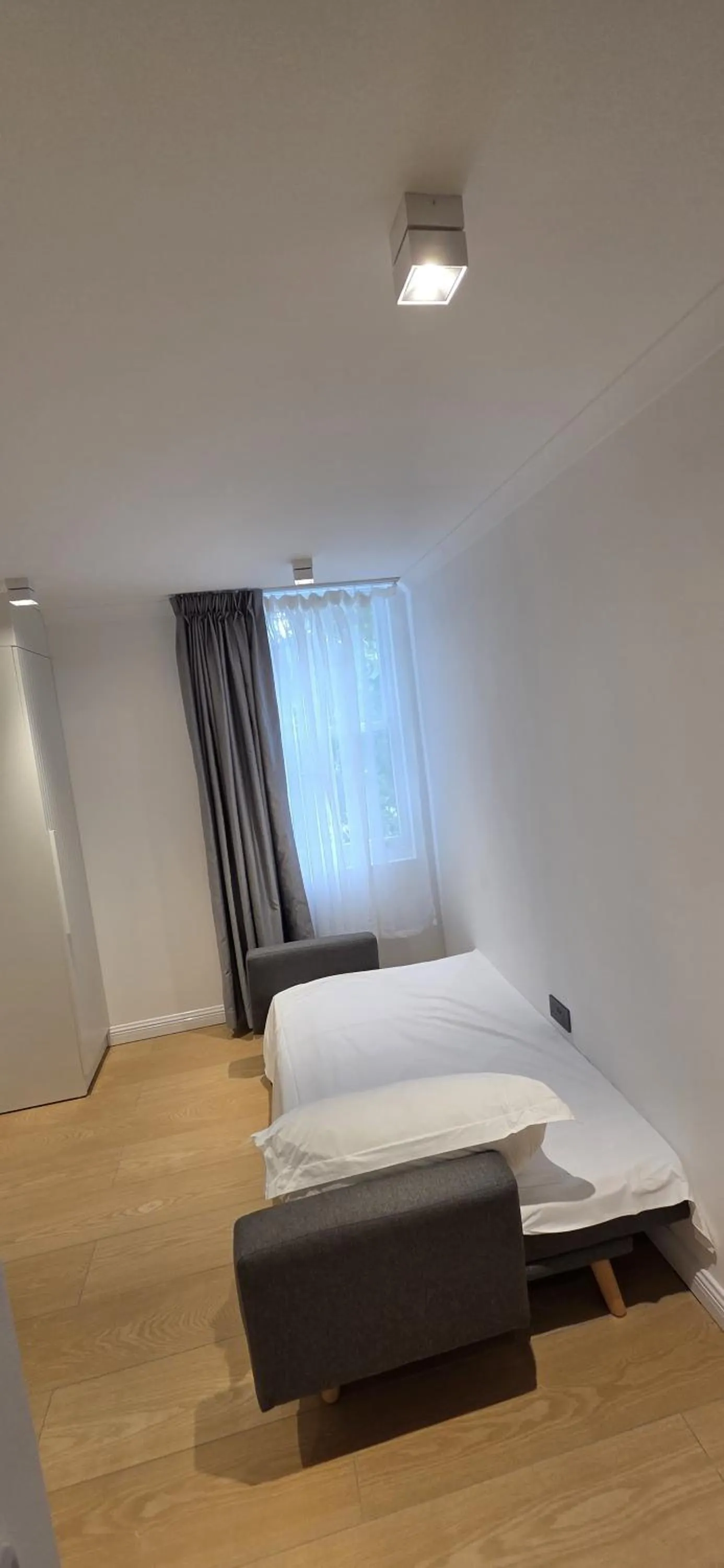 Bed in Rosemay Hotel near London Heathrow Airport