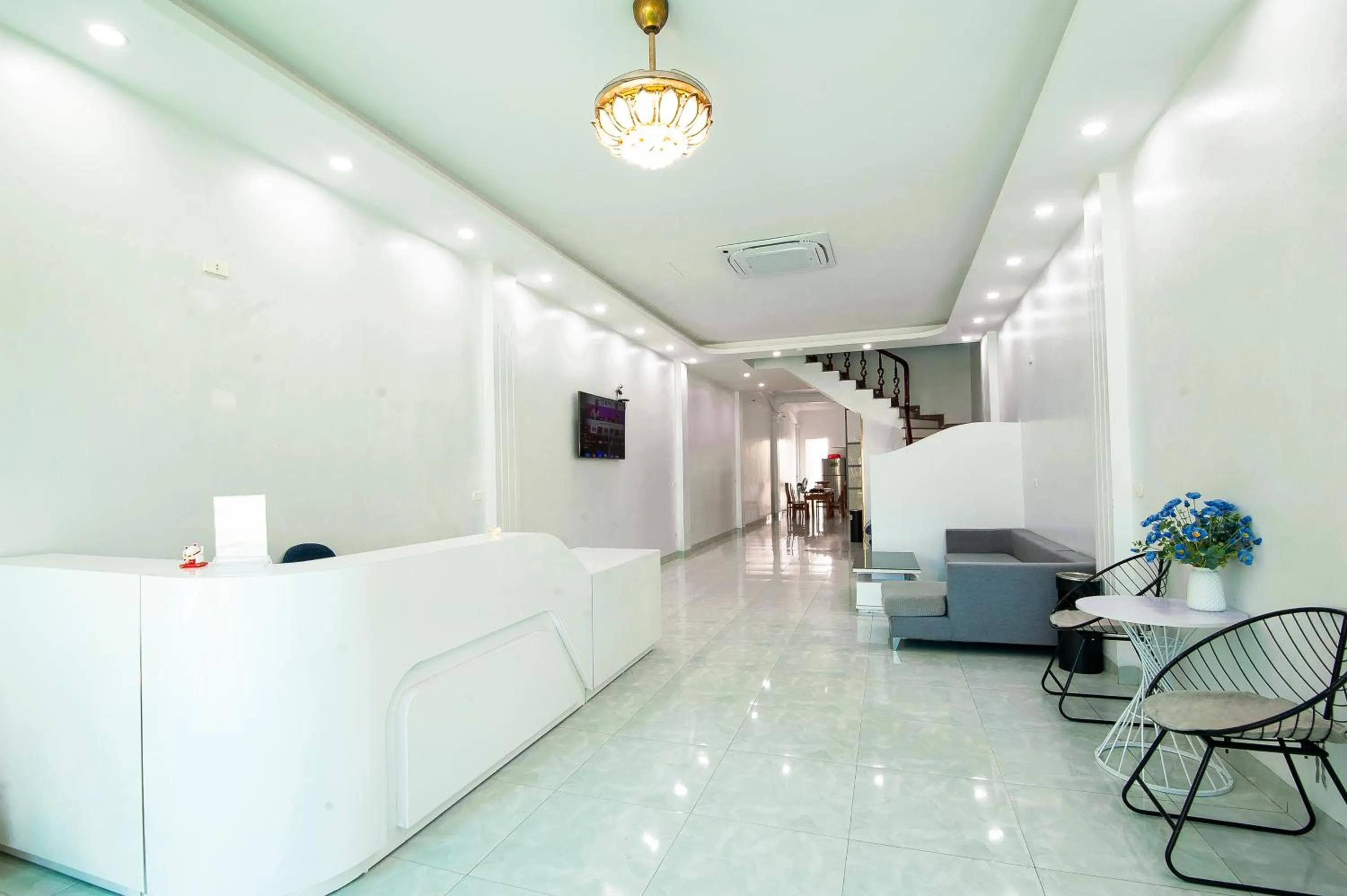 Communal lounge/ TV room in Tam Coc Peaceful Hotel