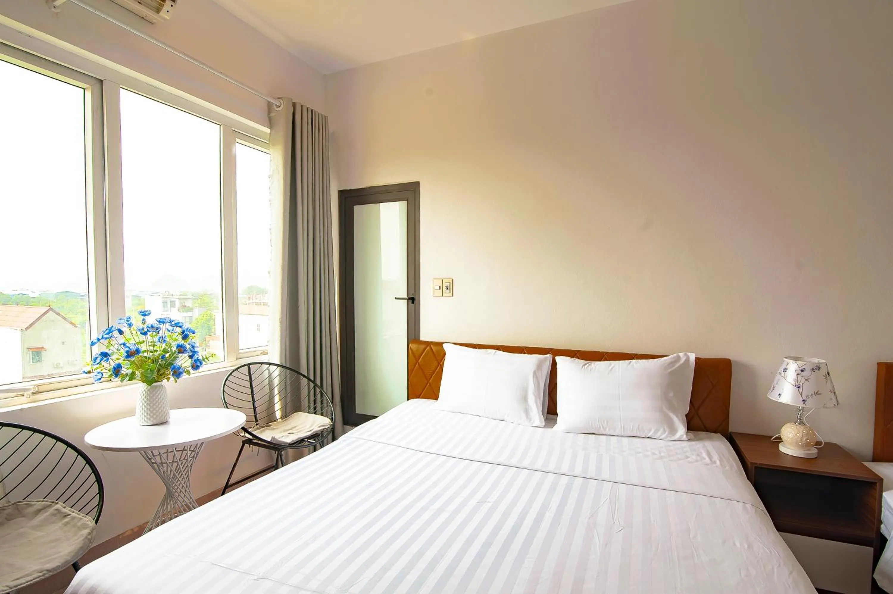 Photo of the whole room, Bed in Tam Coc Peaceful Hotel