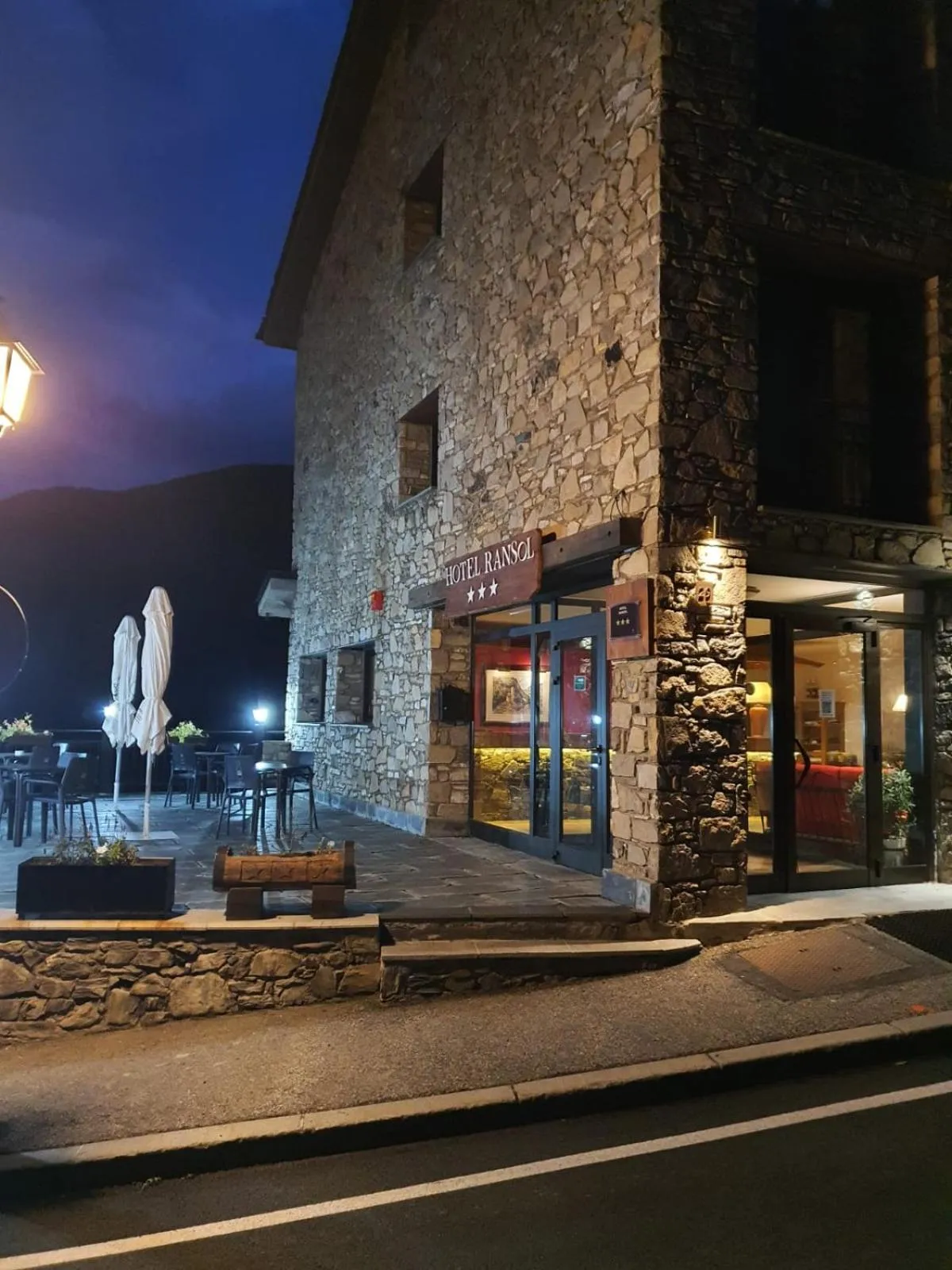 Property building in Hotel Ransol