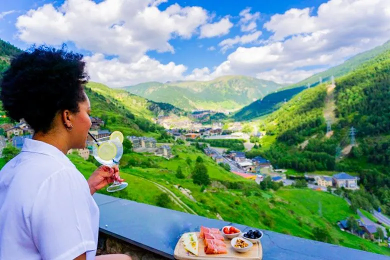 Property building in Hotel Ransol