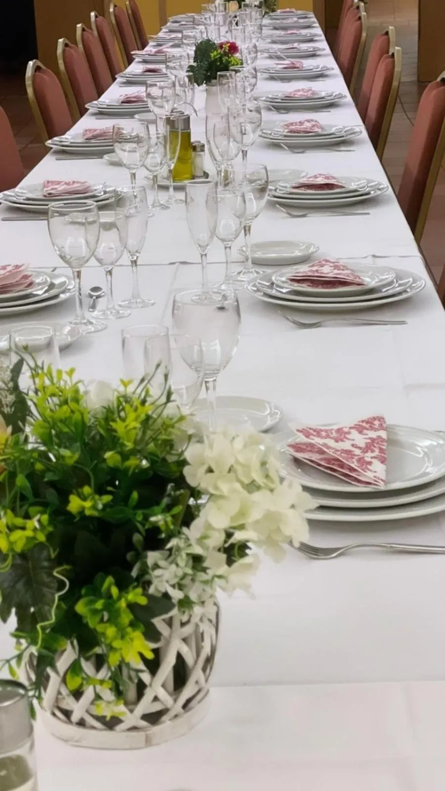 Restaurant/places to eat in Hotel Ransol