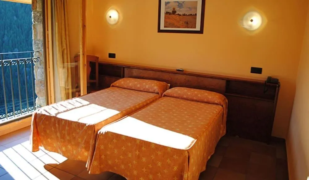 Photo of the whole room, Bed in Hotel Ransol