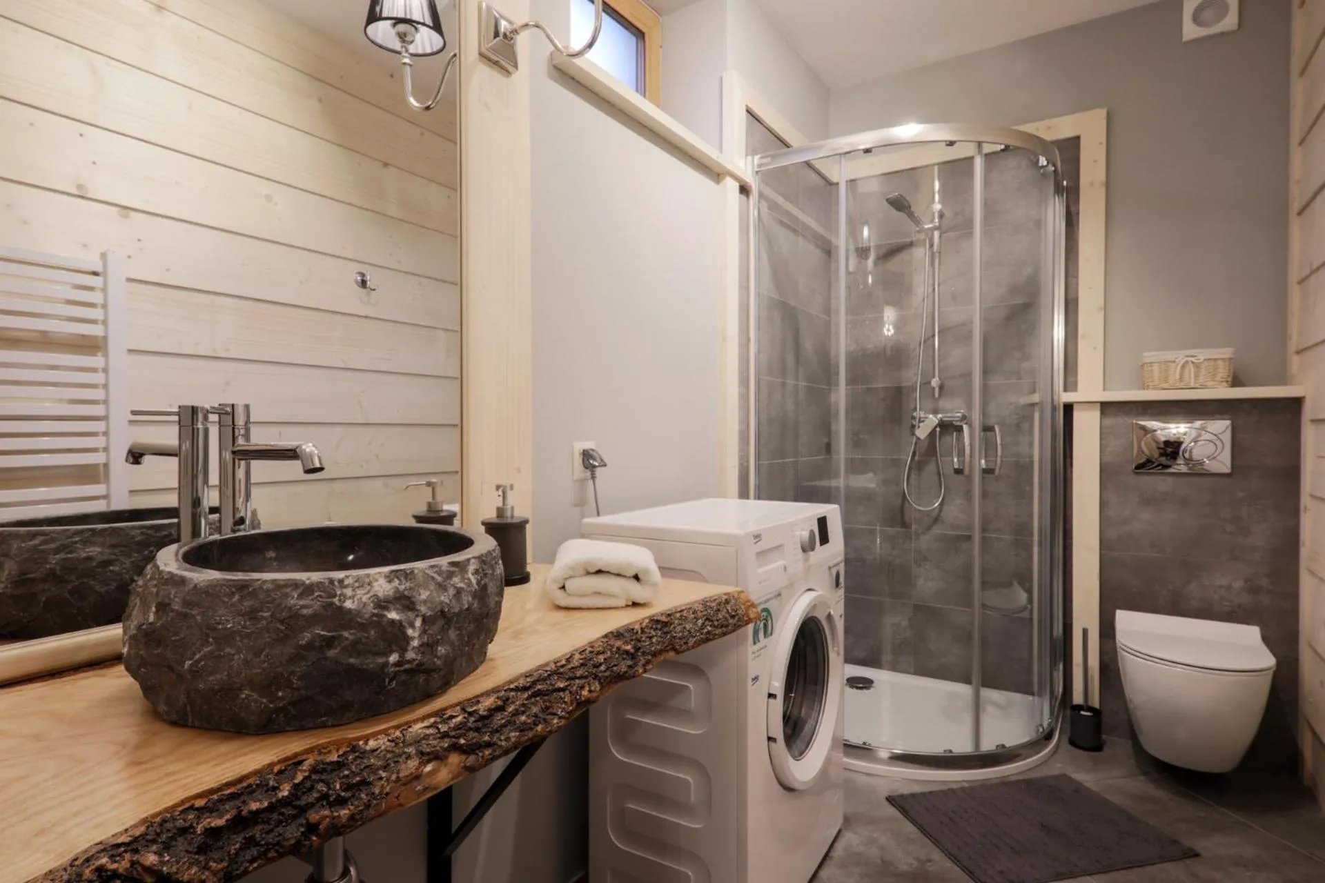 Shower in Osada Maruszyna