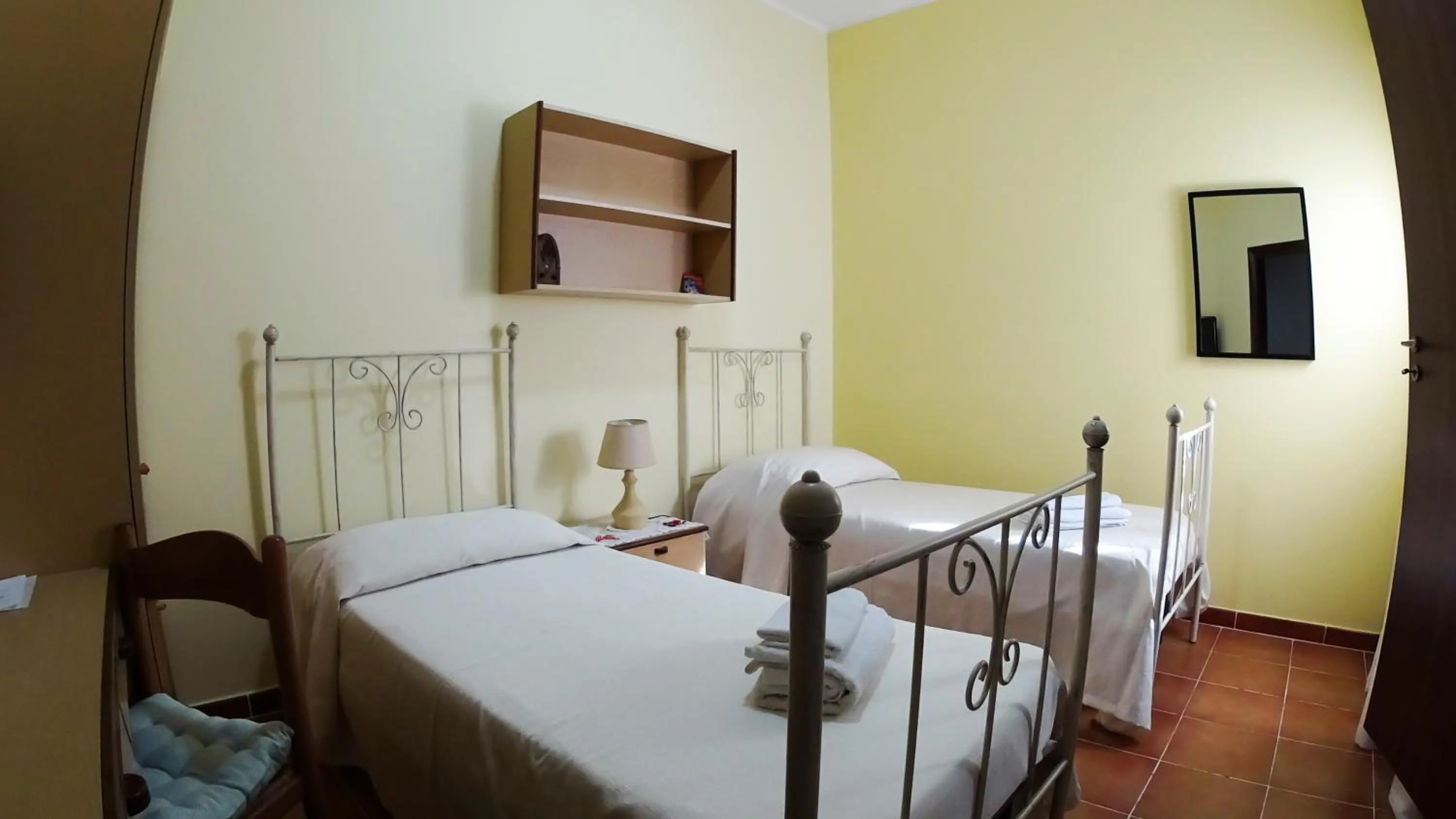 Twin Room with Bathroom - single occupancy in Rosa Di Mare