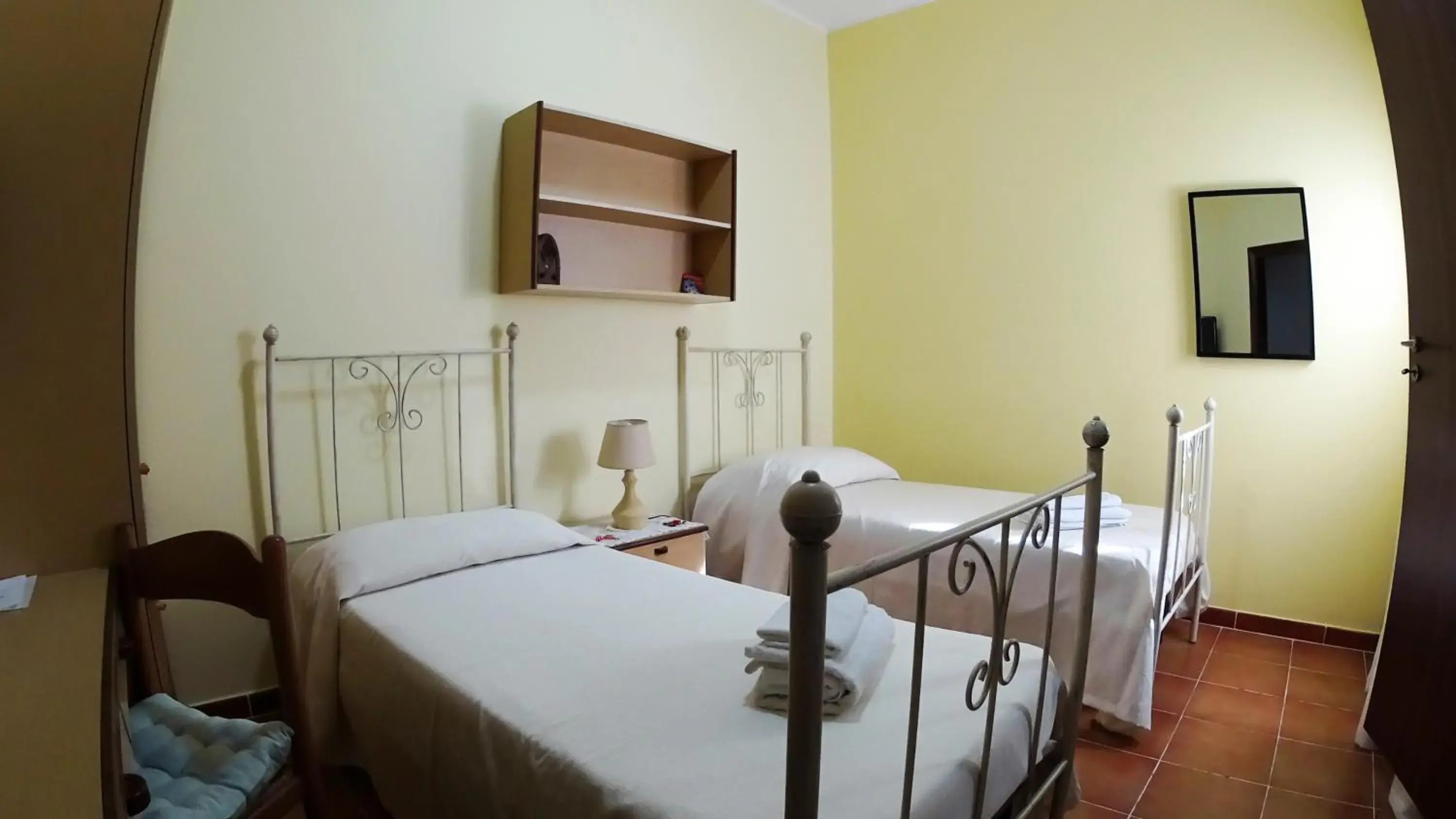 Twin Room with Bathroom - single occupancy in Rosa Di Mare Twin Room with Bathroom - single occupancy in Rosa Di Mare