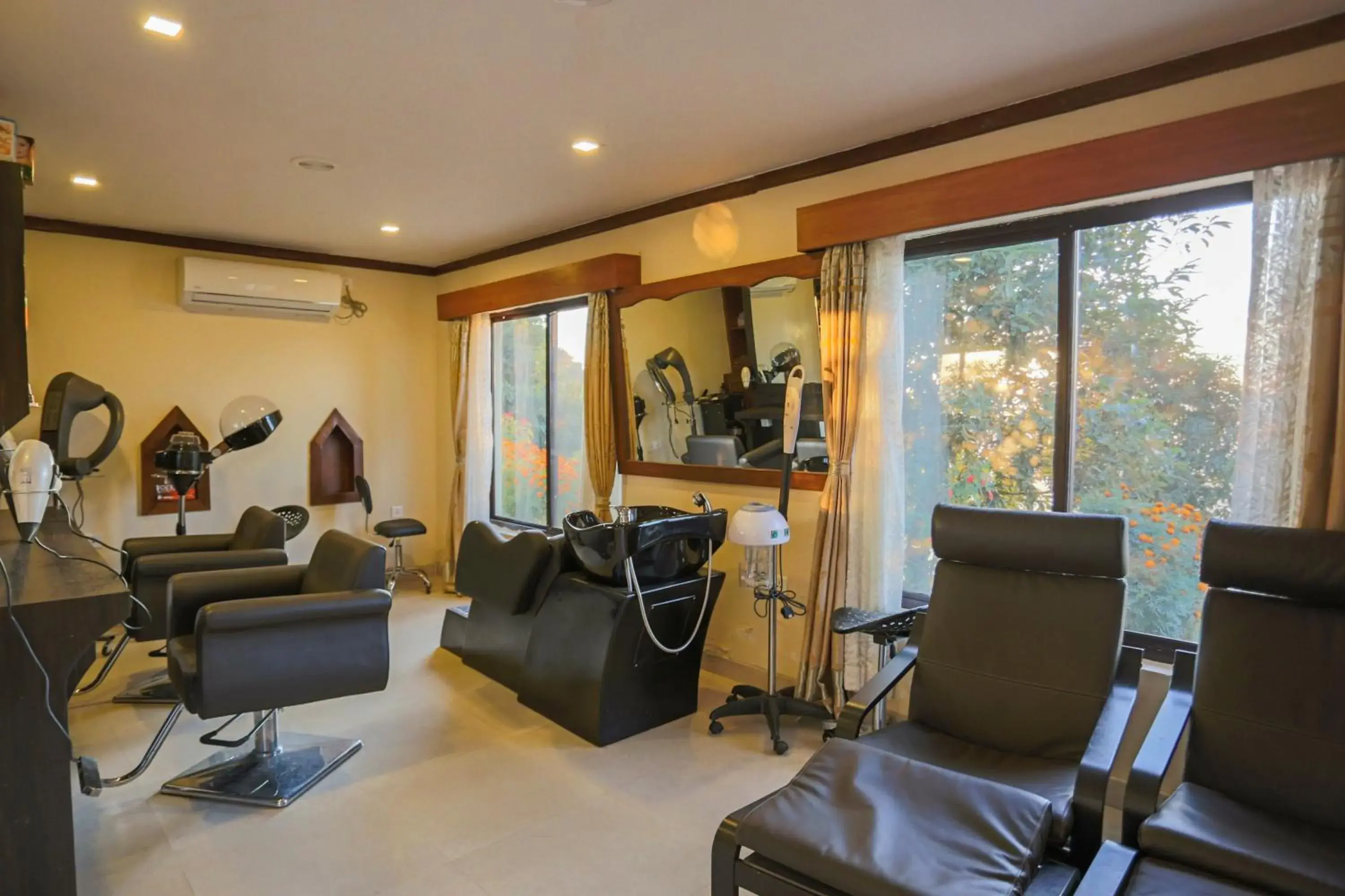 Spa and wellness centre/facilities in Rupakot Resort Spa and wellness centre/facilities in Rupakot Resort