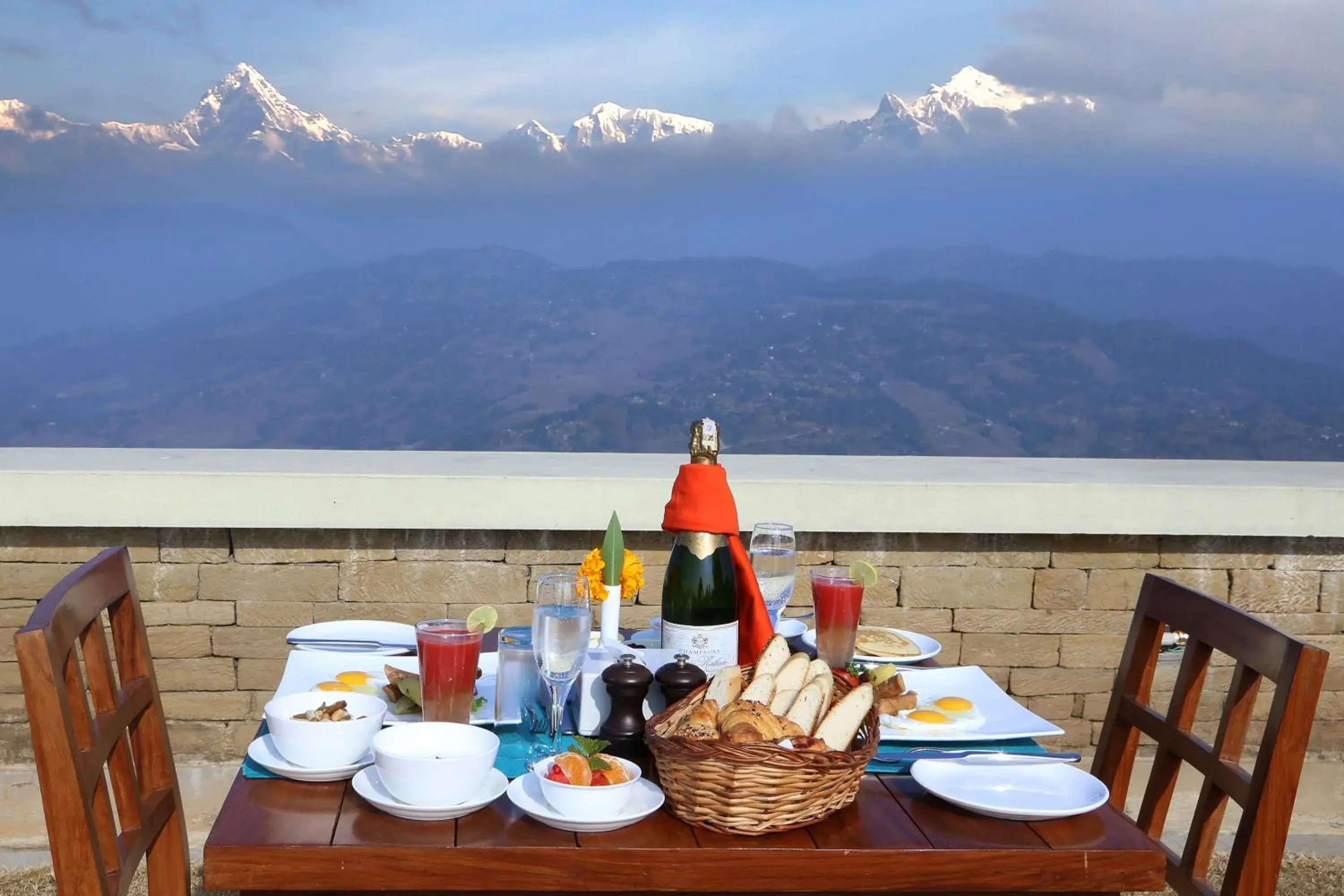 Restaurant/places to eat in Rupakot Resort Restaurant/places to eat in Rupakot Resort