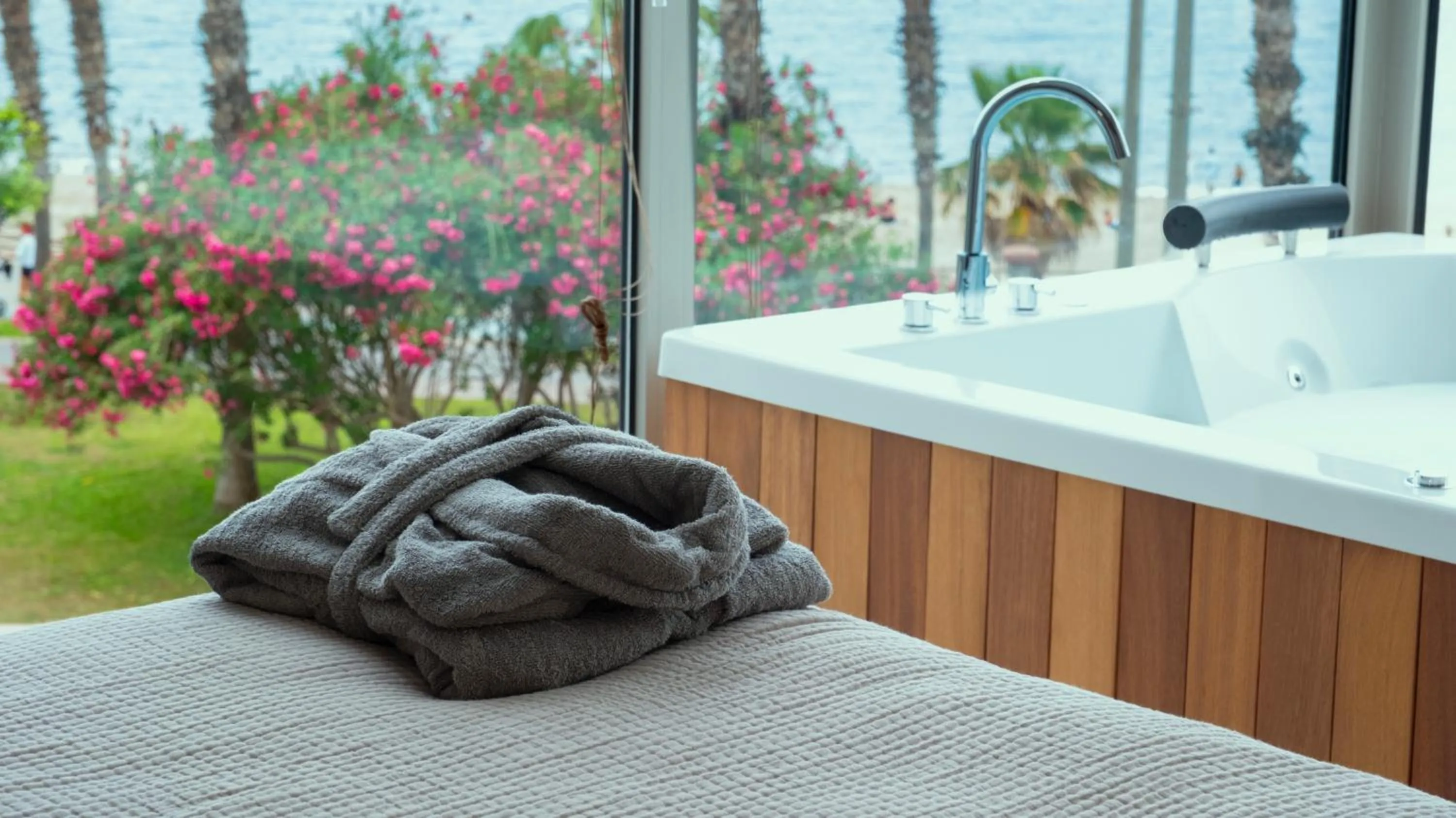 Hot Tub in Kleopatra Dreams Beach Hotel