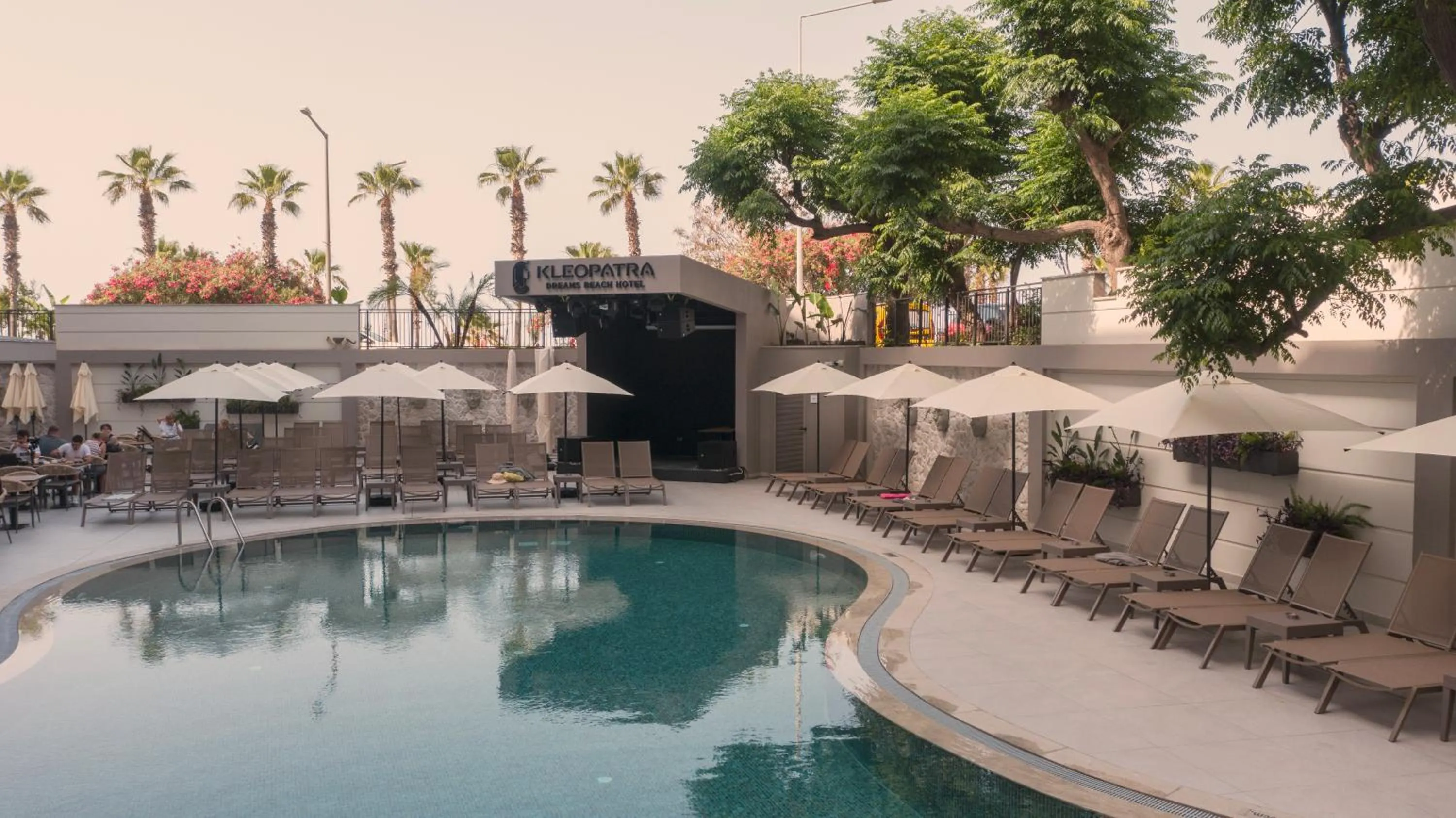 Swimming pool in Kleopatra Dreams Beach Hotel