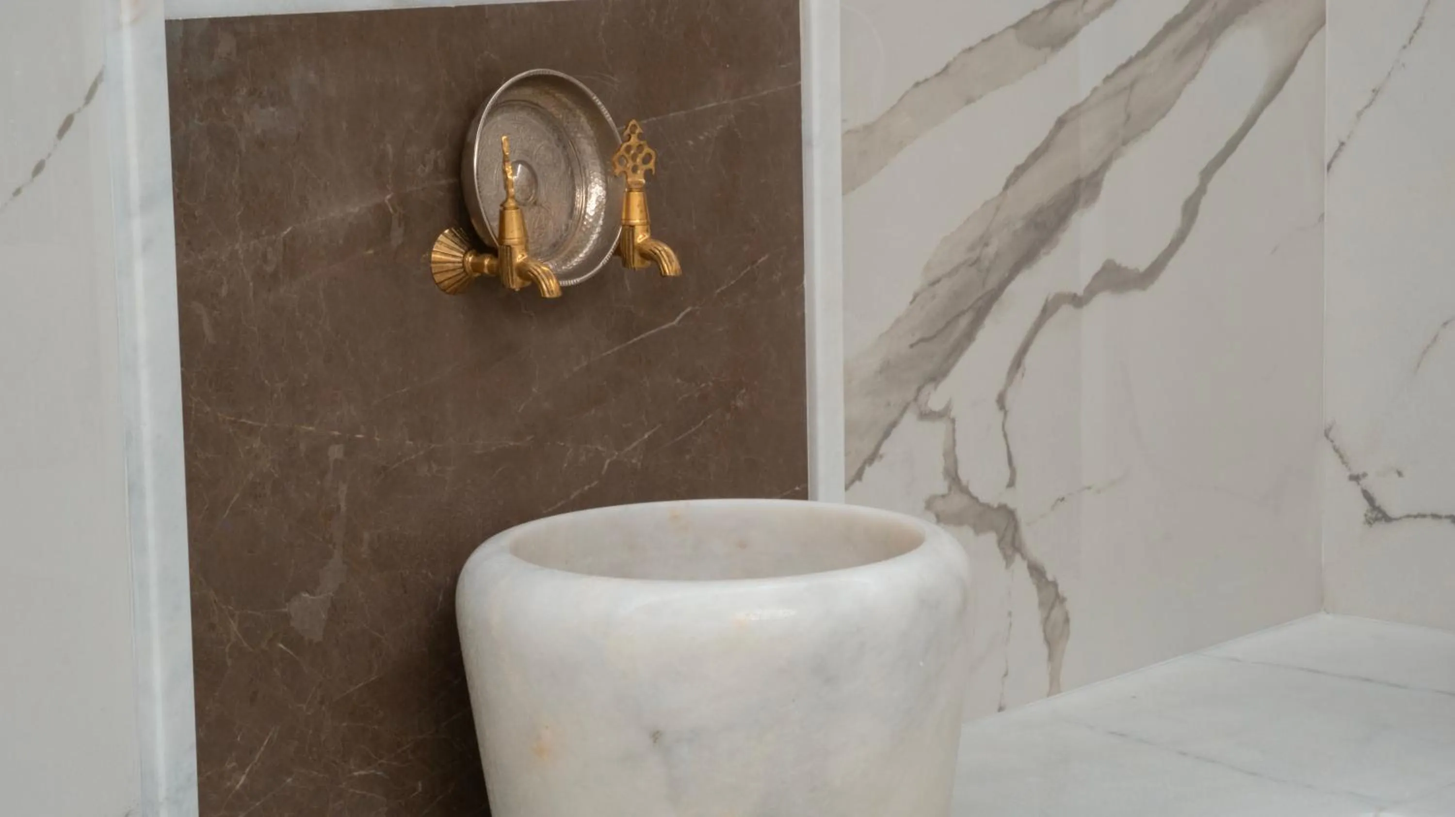 Public Bath in Kleopatra Dreams Beach Hotel