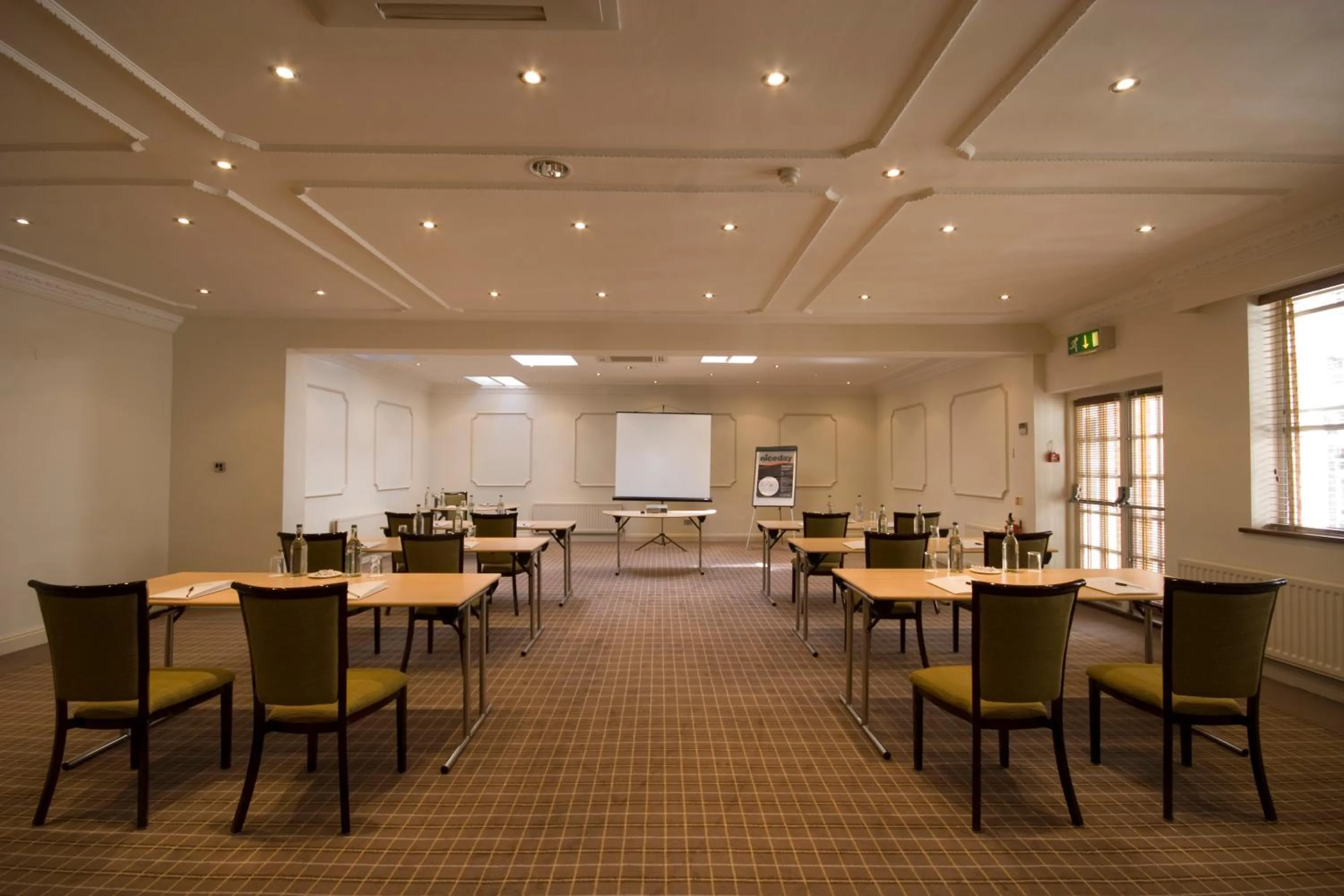 Business facilities in Cotswold Lodge Hotel
