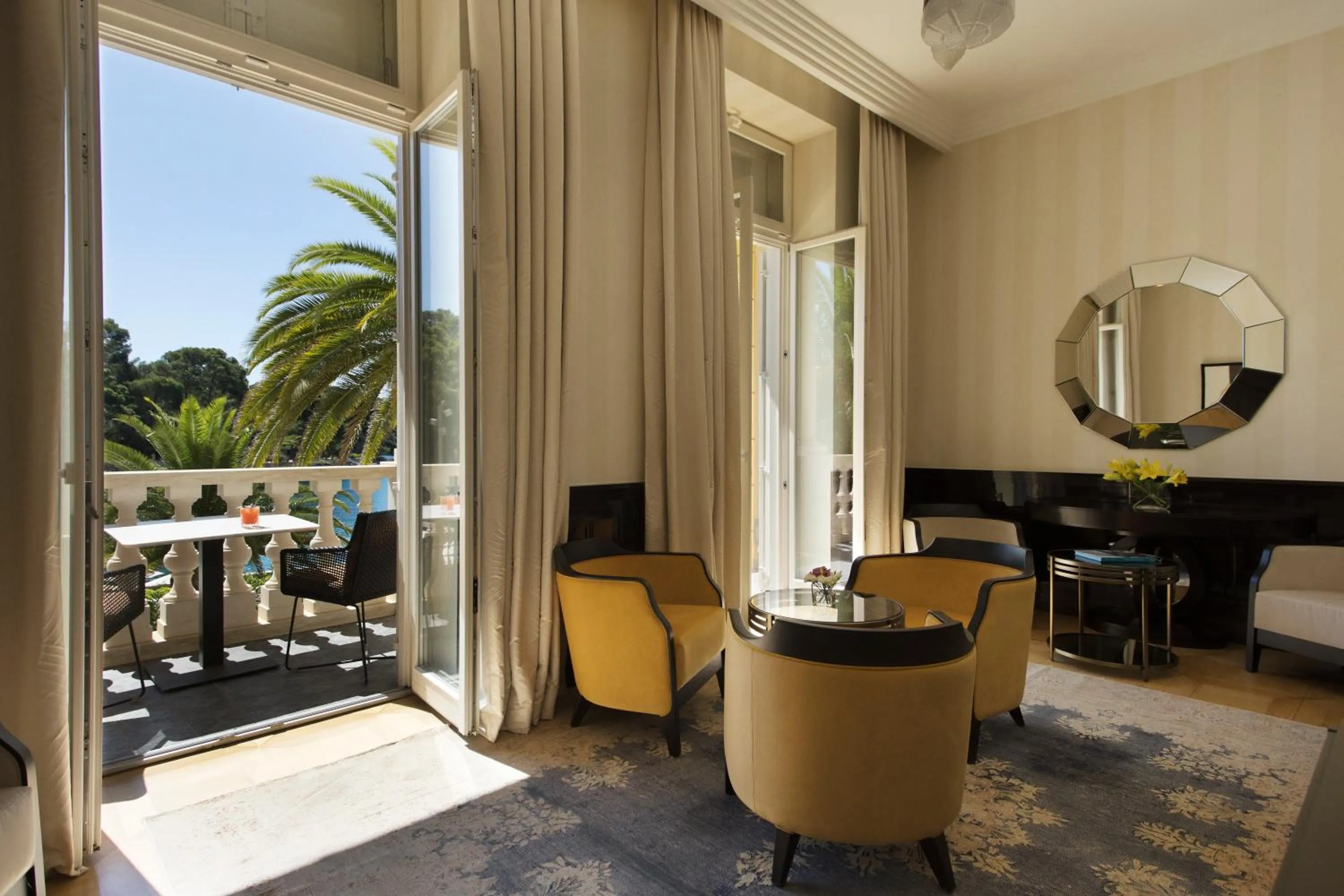 Day in Boutique Hotel Alhambra