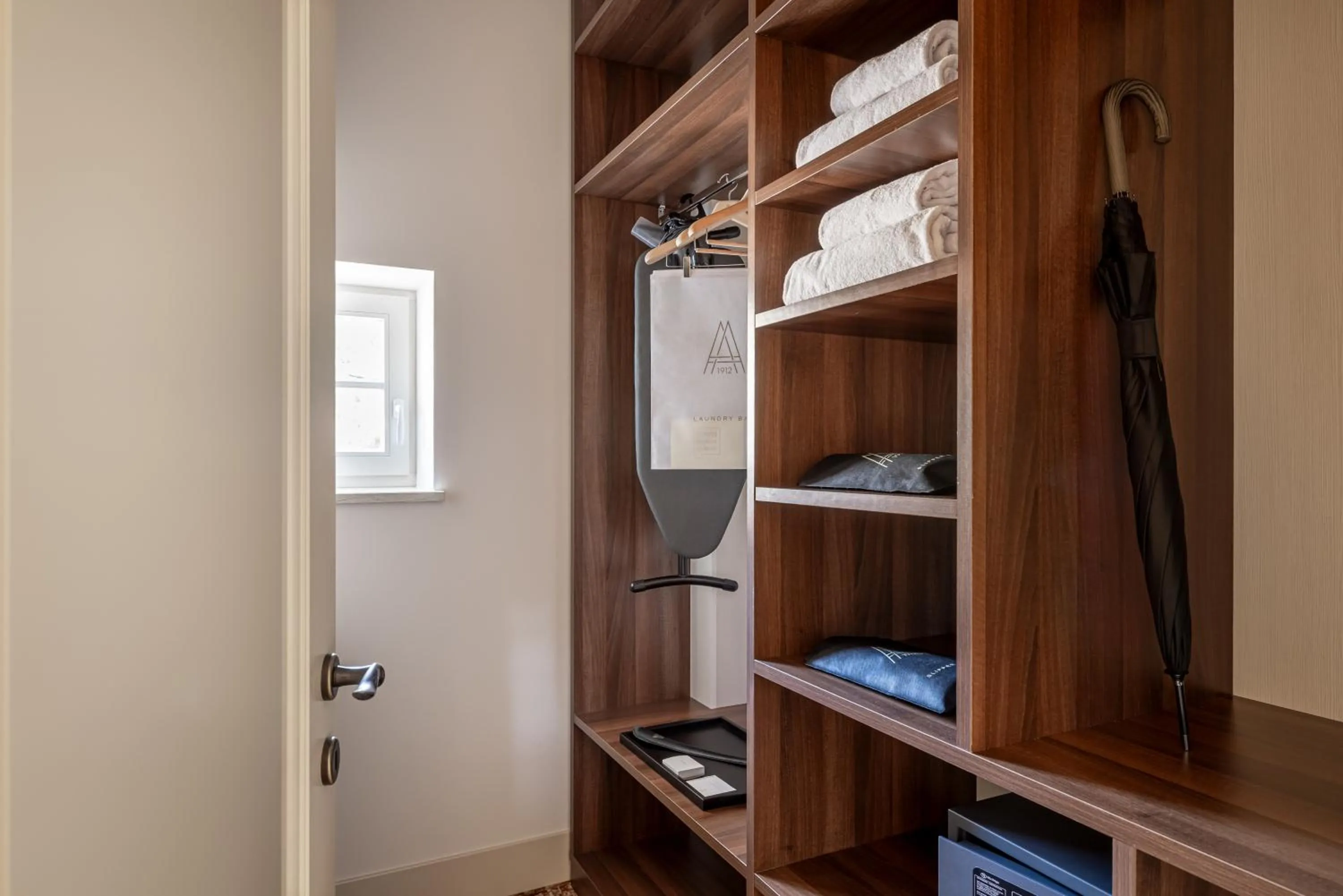 wardrobe in Boutique Hotel Alhambra