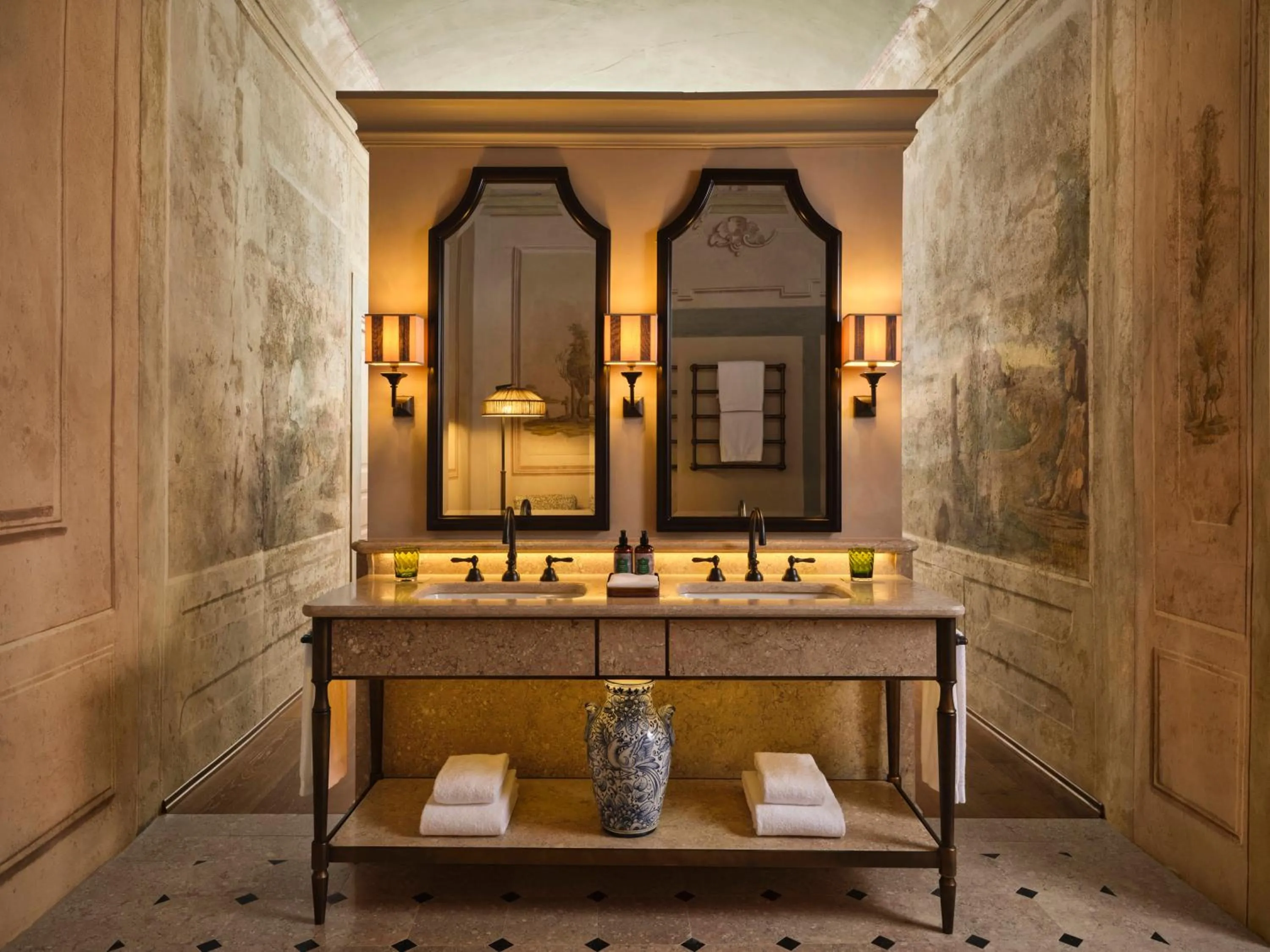 Bathroom in Collegio alla Querce, Auberge Collection