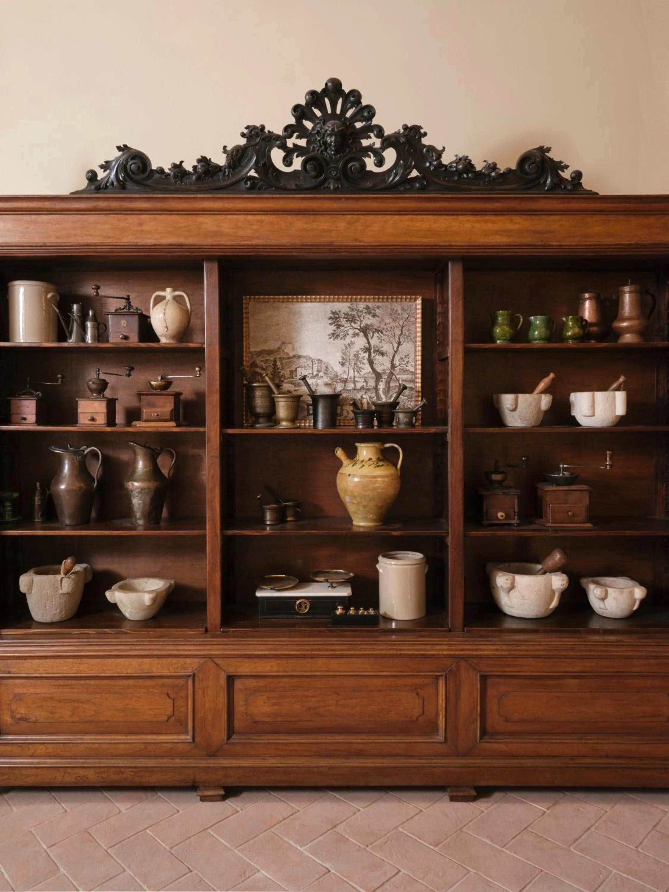 Decorative detail in Collegio alla Querce, Auberge Collection