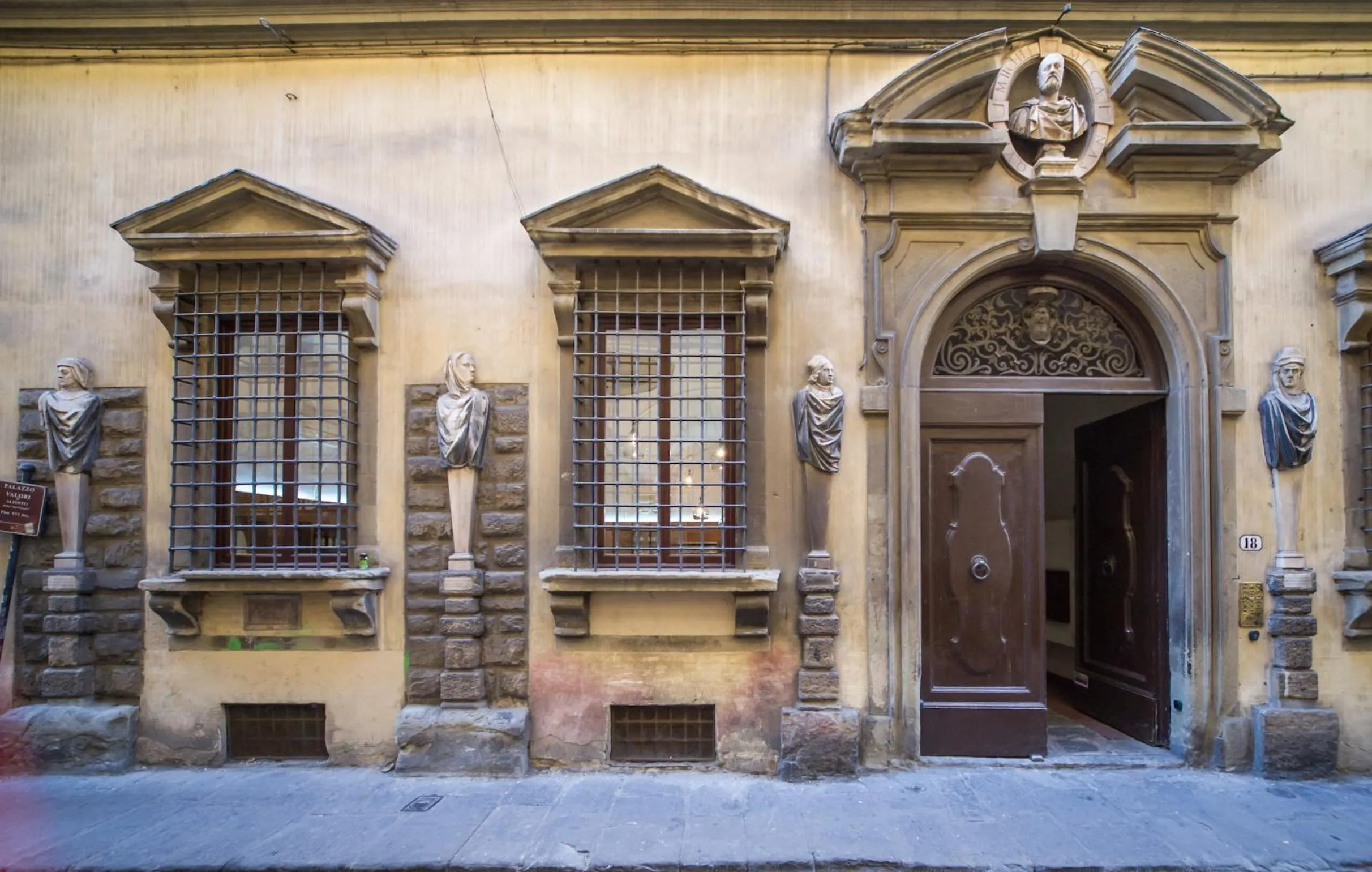 Facade/entrance in Residenza d'Epoca Visacci