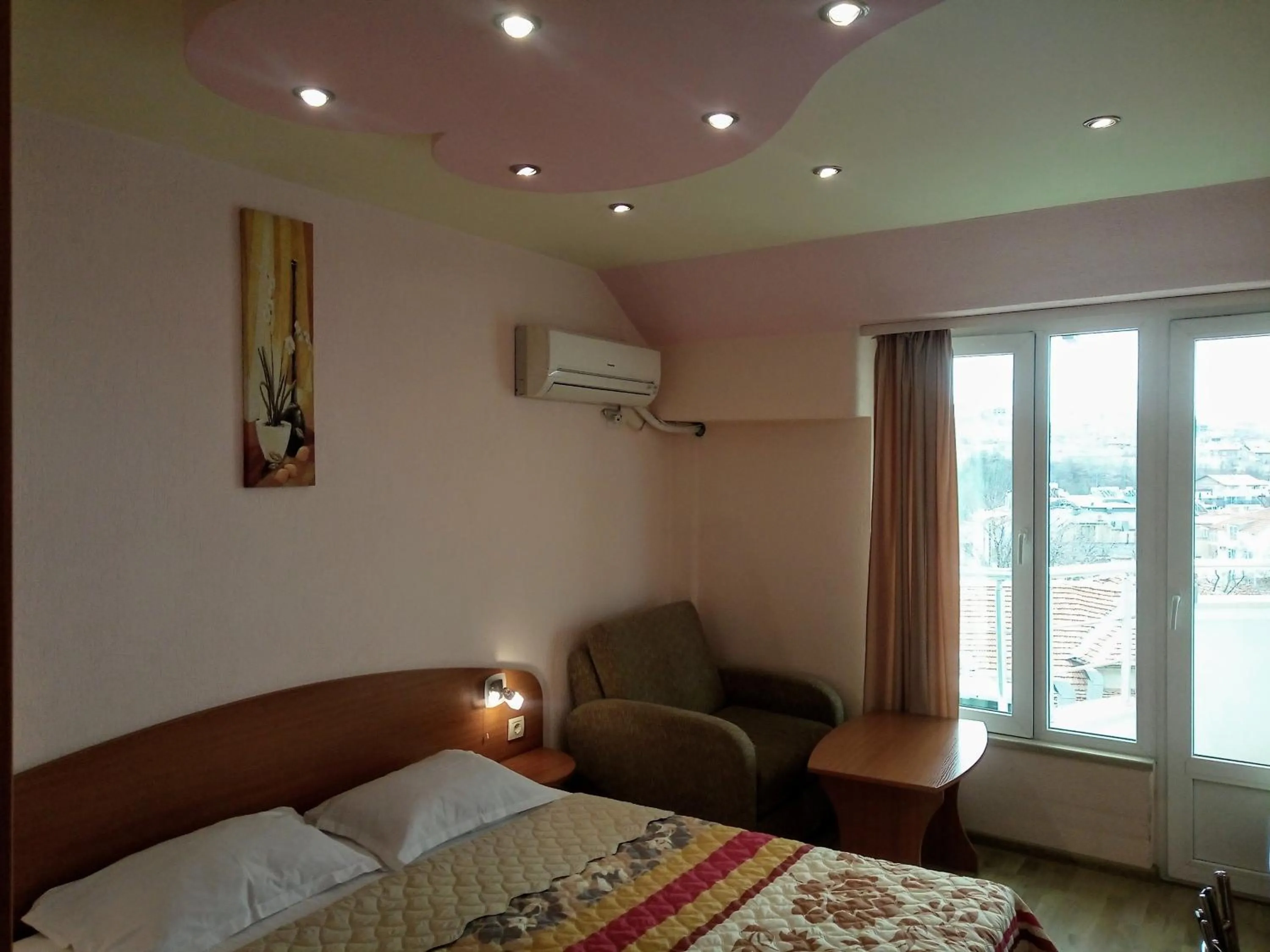 Bedroom, Bed in Apartments Center