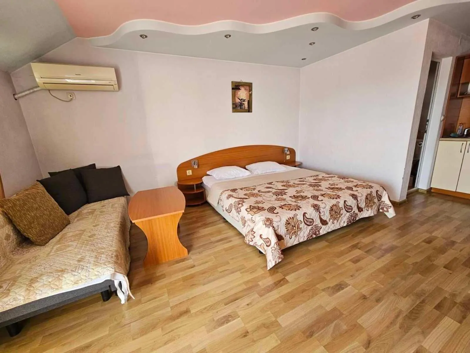 Bed in Apartments Center