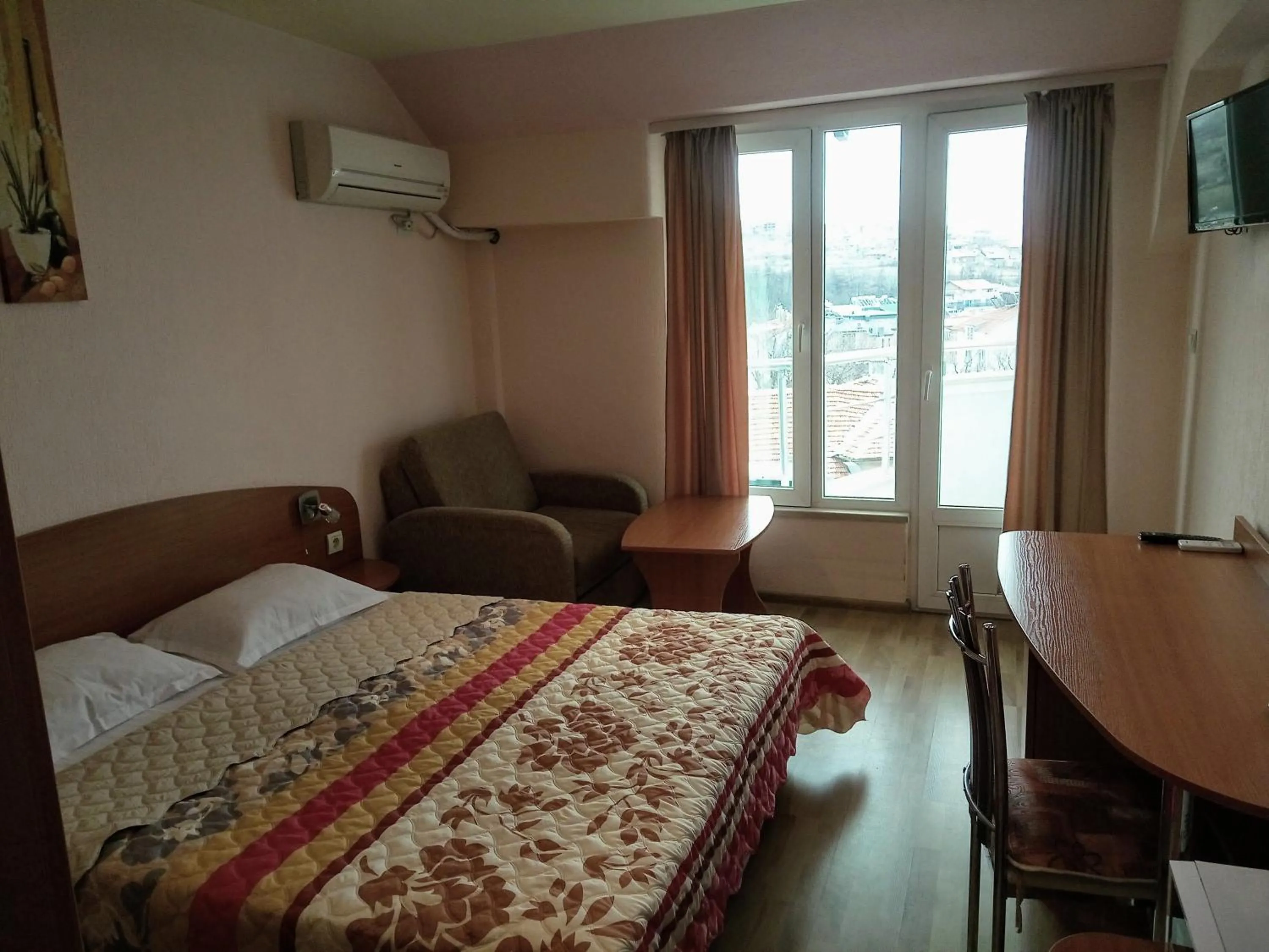 Bed in Apartments Center