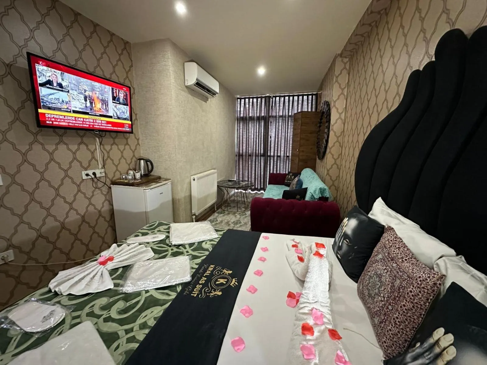 Photo of the whole room in Kral As Suite Hotel