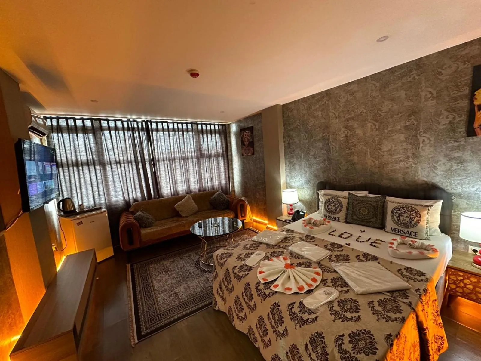 Photo of the whole room, Bed in Kral As Suite Hotel