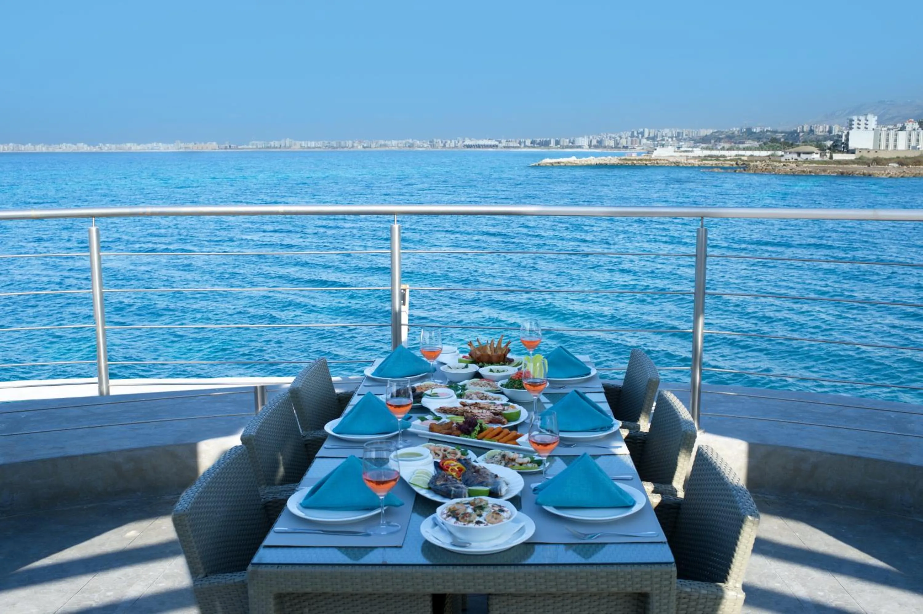 Restaurant/places to eat in Miramar Hotel Resort and Spa