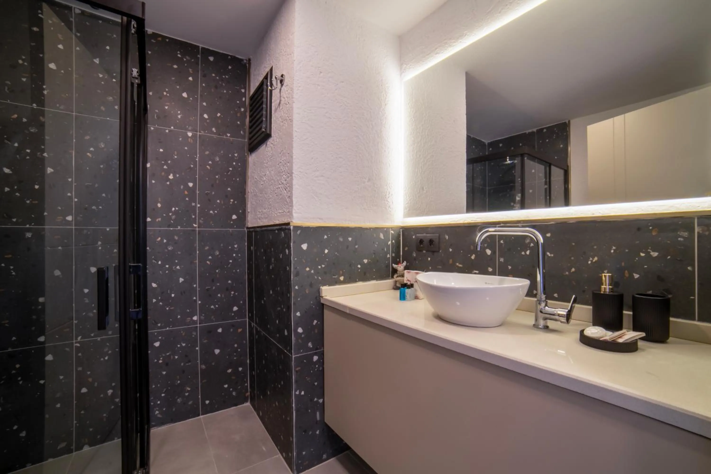 Bathroom in RudBlu Suites