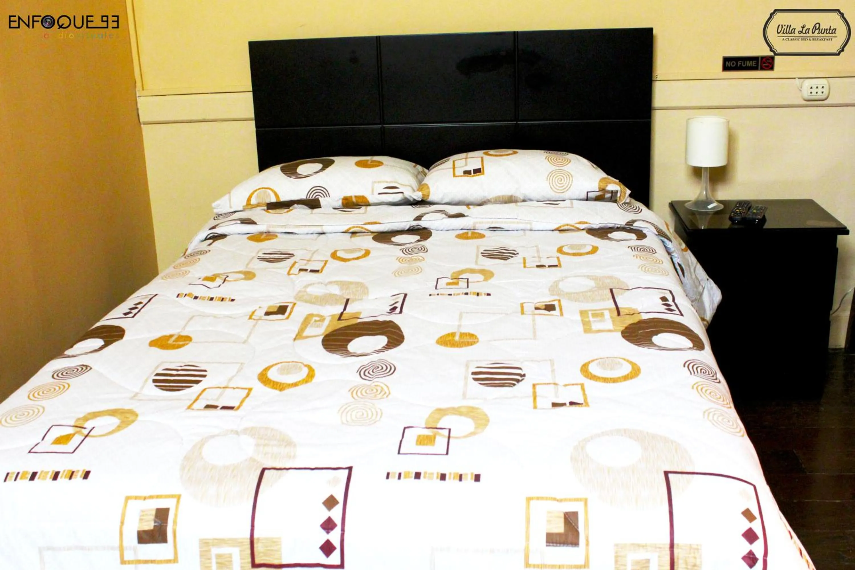 Bed in Villa La Punta