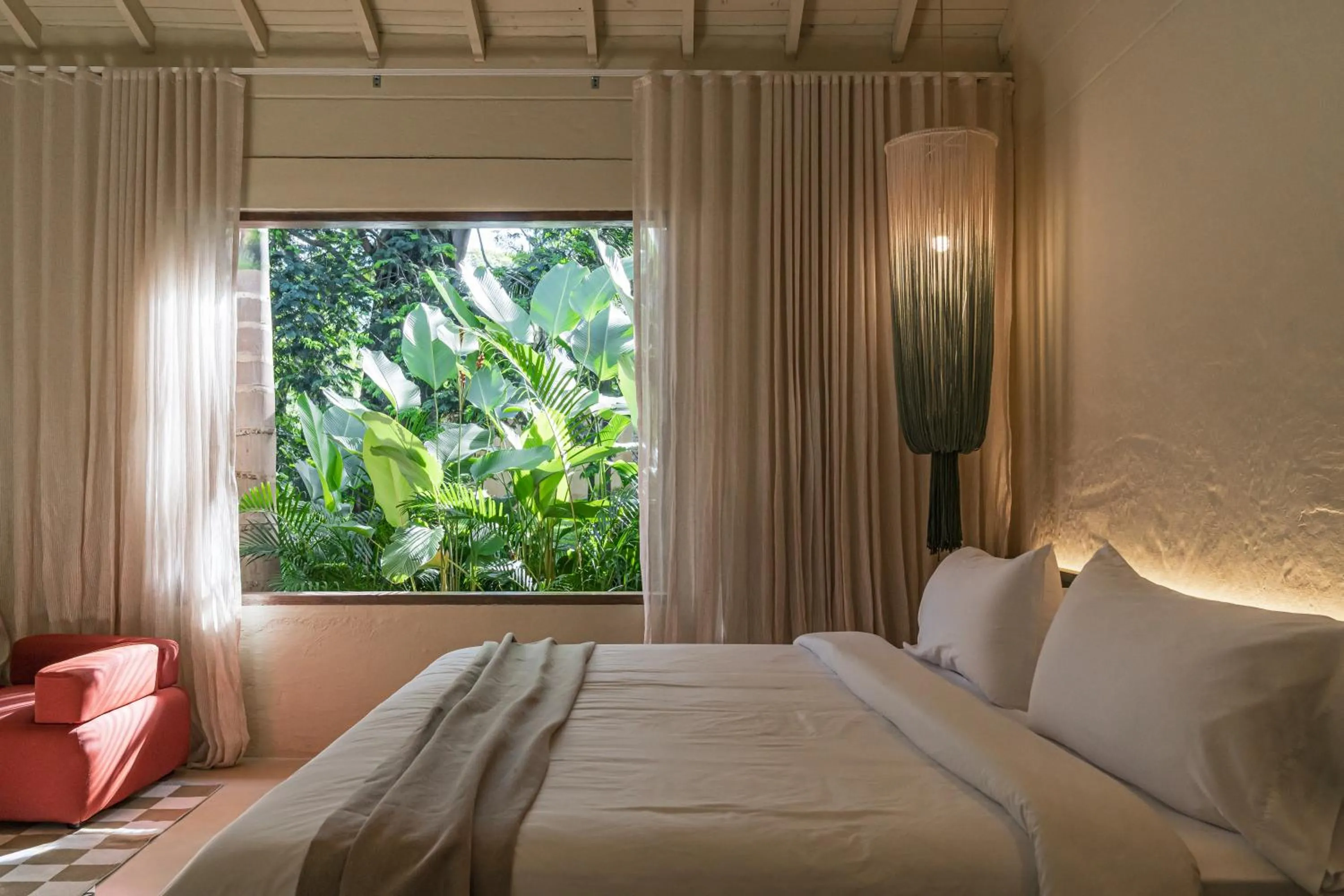 Garden view, Bed in Arde La Selva