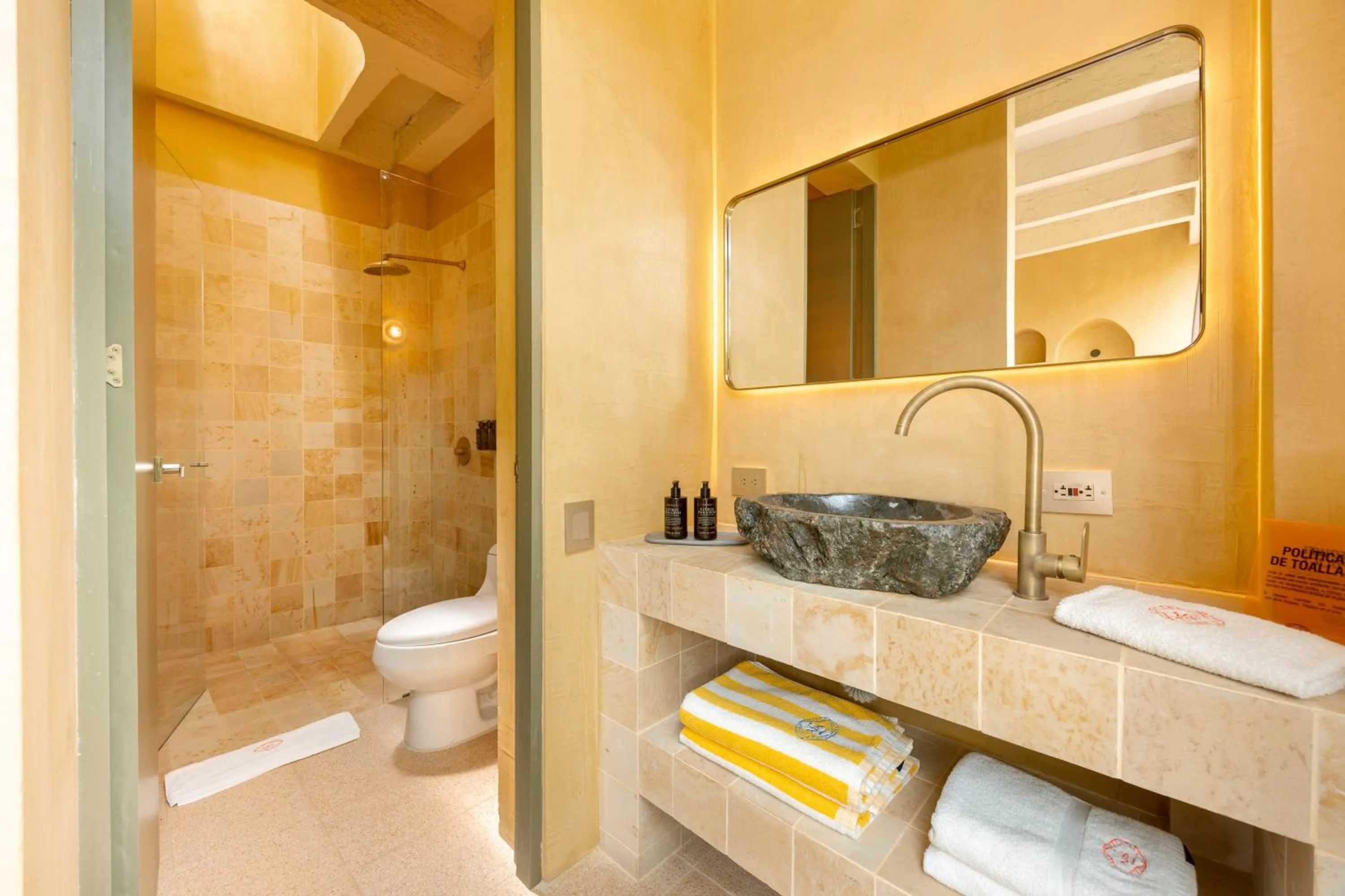 Bathroom in Arde La Selva