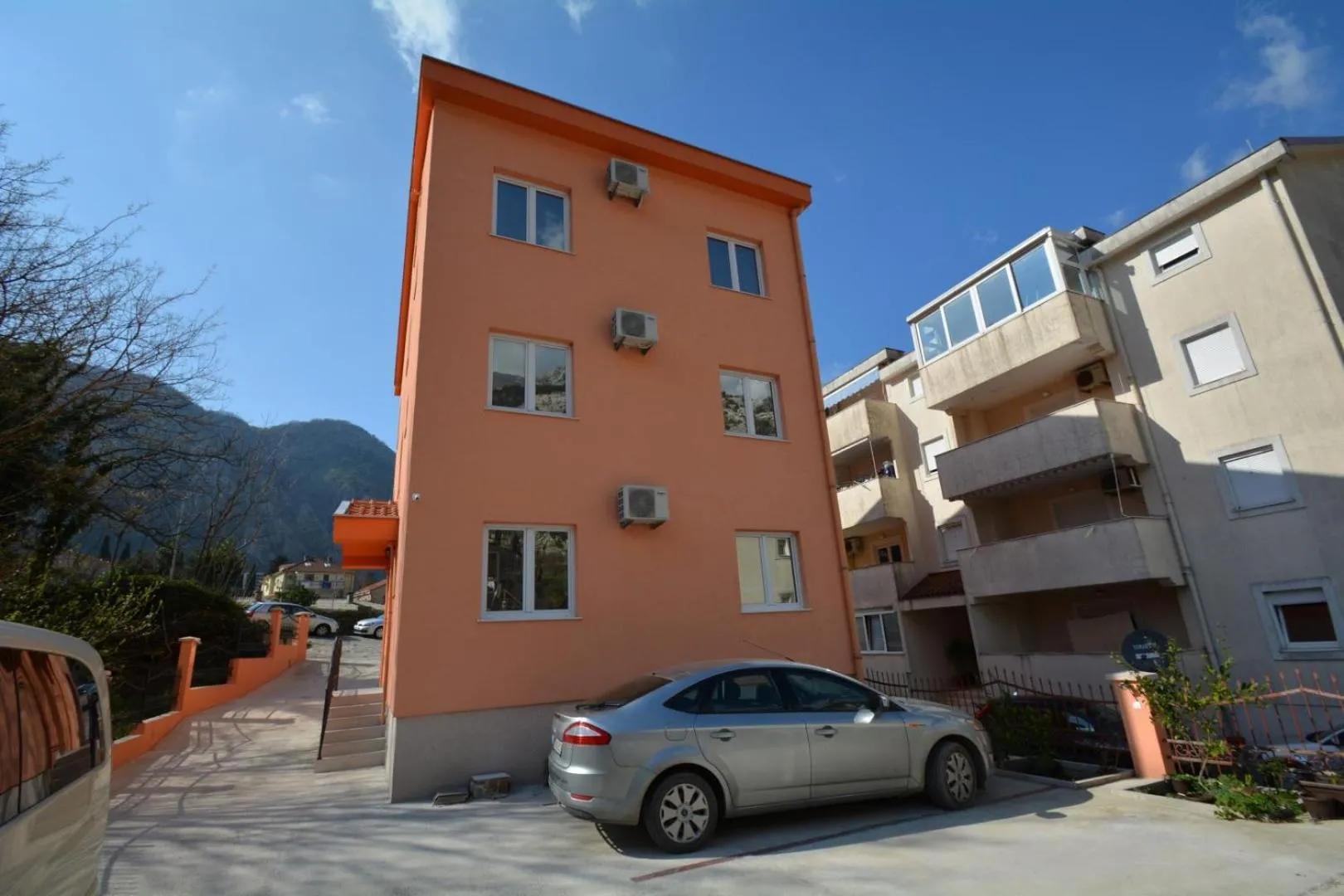 Property building in Marinero Apartments