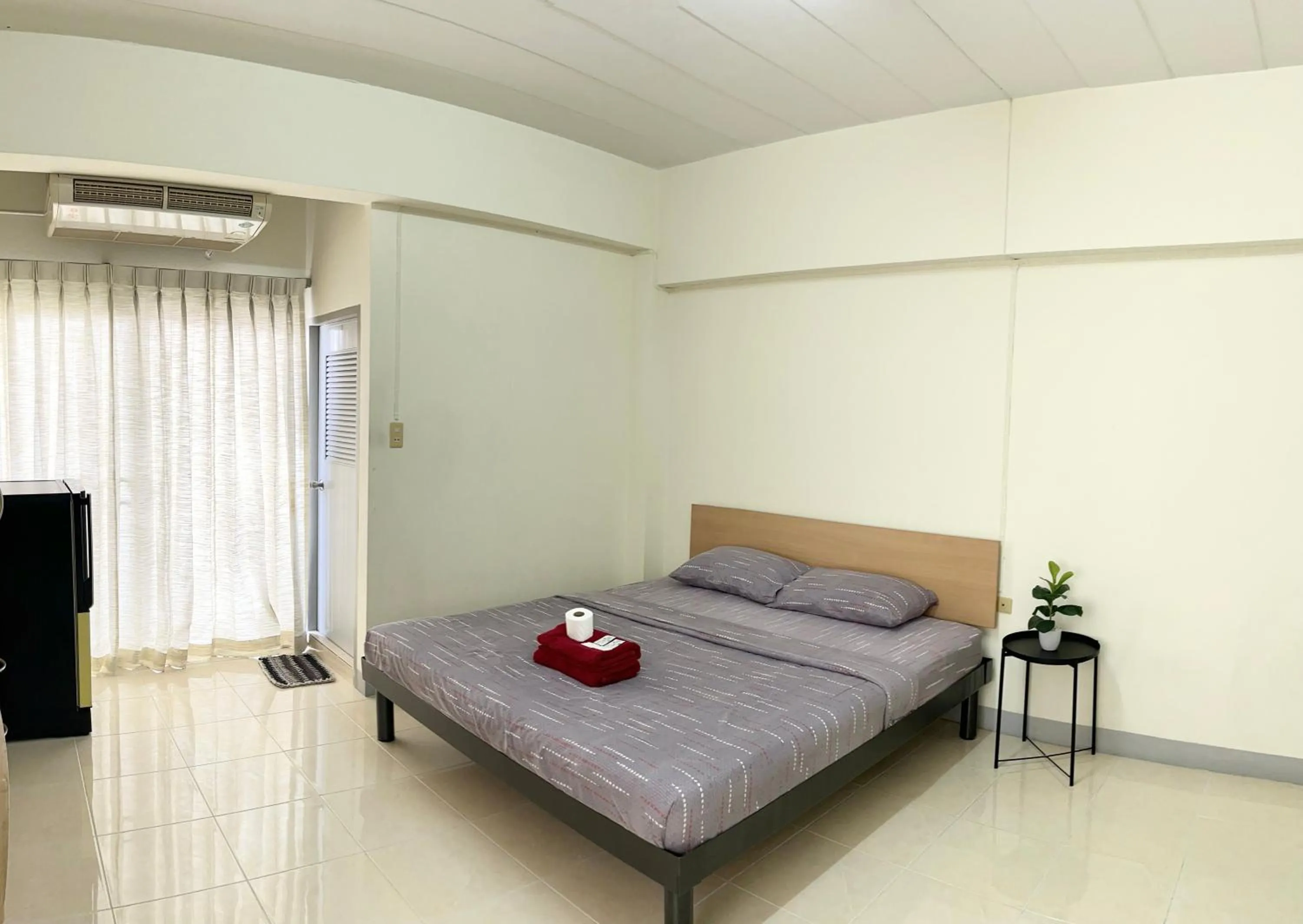 Bed in Grand Residence