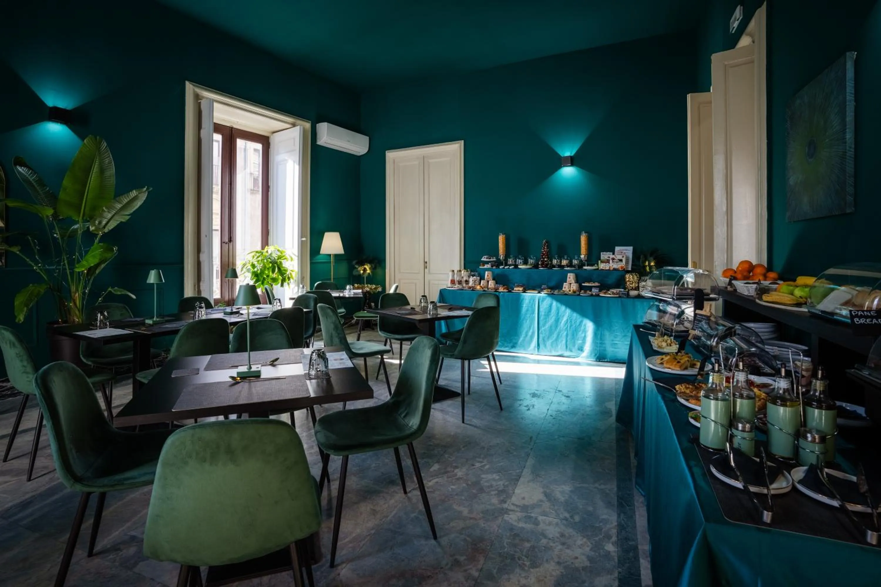 Restaurant/places to eat in Etnea Boutique Hotel