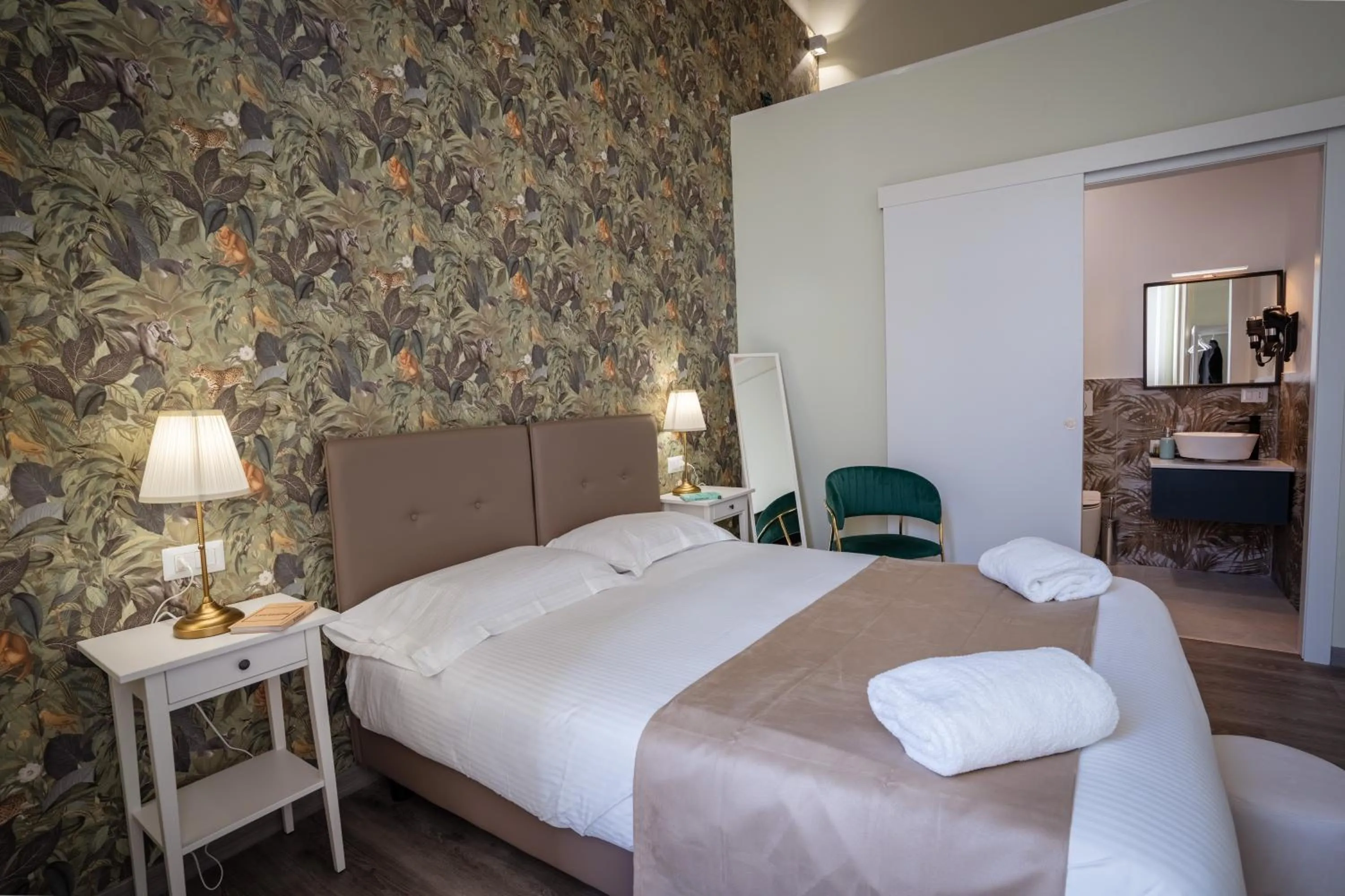 Bedroom, Bed in Etnea Boutique Hotel