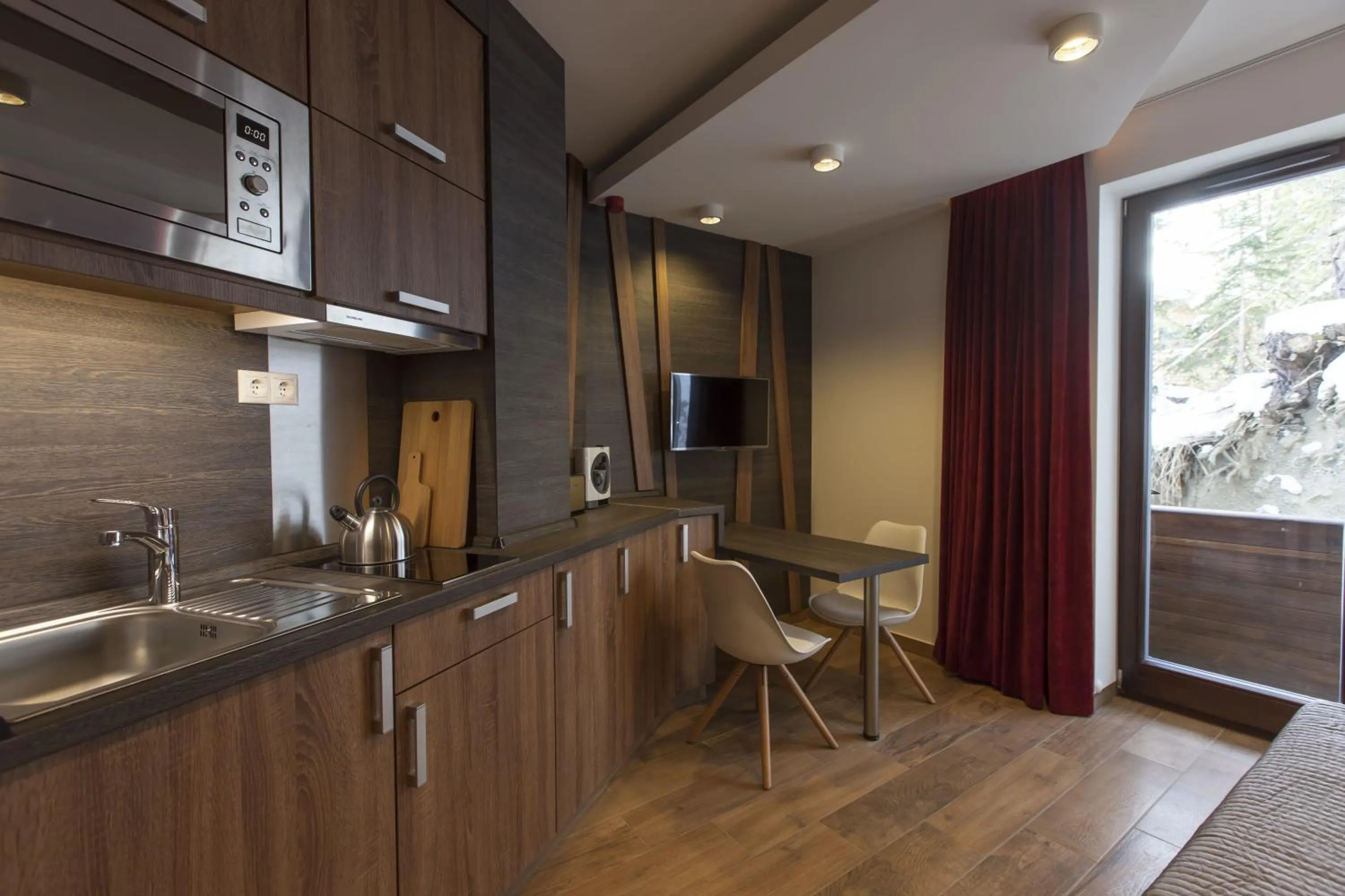 Kitchen or kitchenette in Apparthotel SILBERSEE
