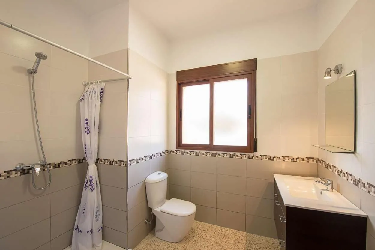 Bathroom in Villa Ambar - PlusHolidays