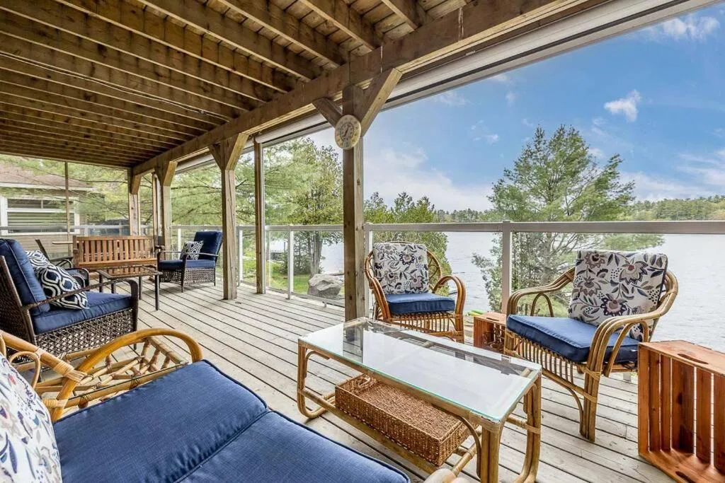 Muskoka Lakeshore Cottage Bliss