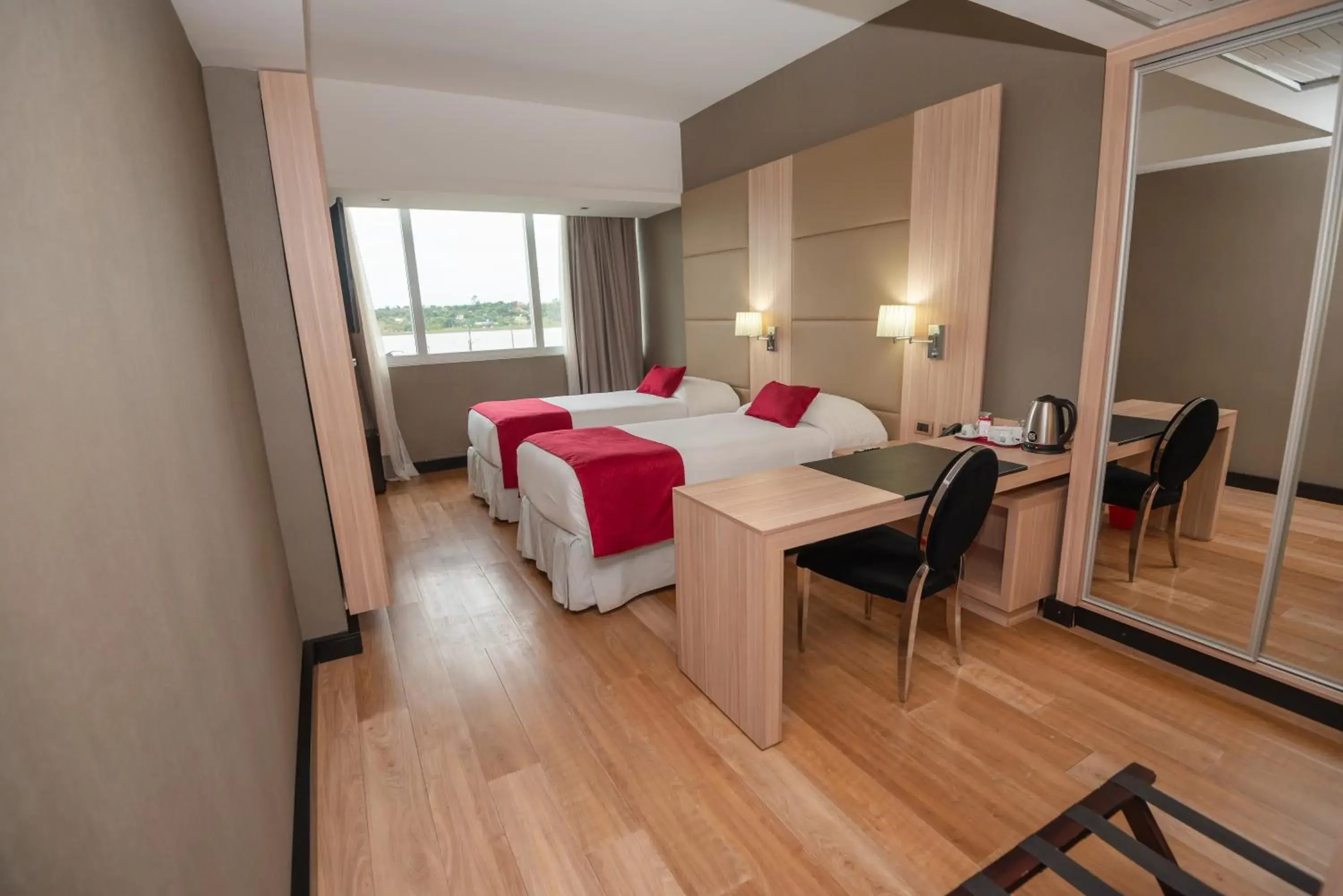 Superior Twin Room in Savoy Hotel Encarnación Superior Twin Room in Savoy Hotel Encarnación