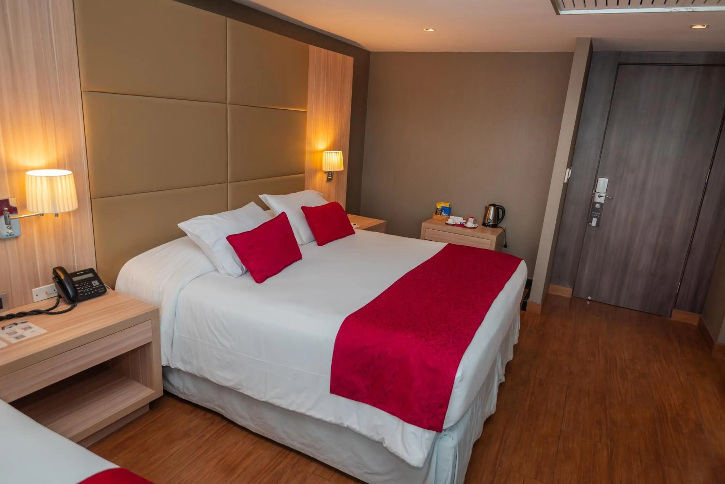 Bed in Savoy Hotel Encarnación