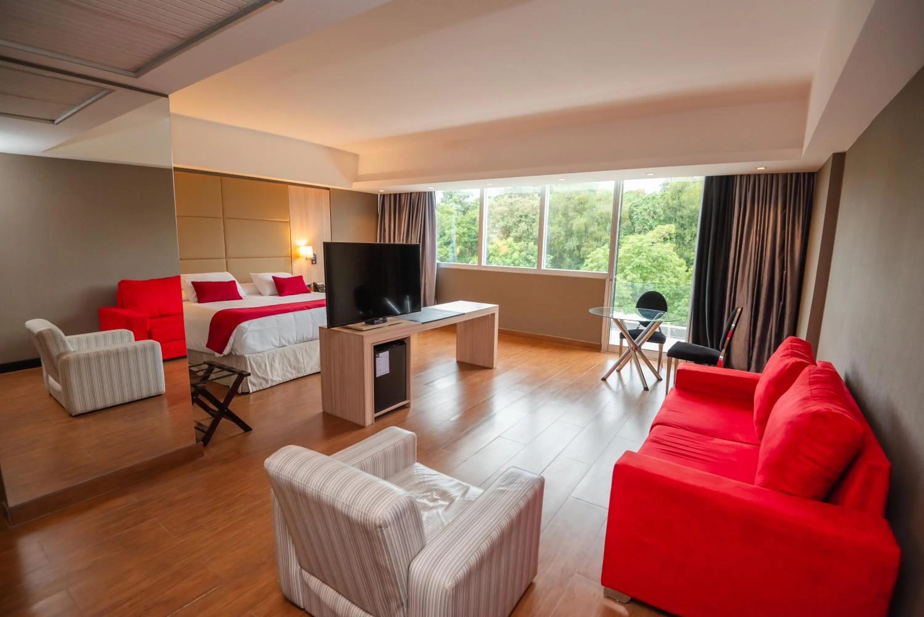 Bed in Savoy Hotel Encarnación