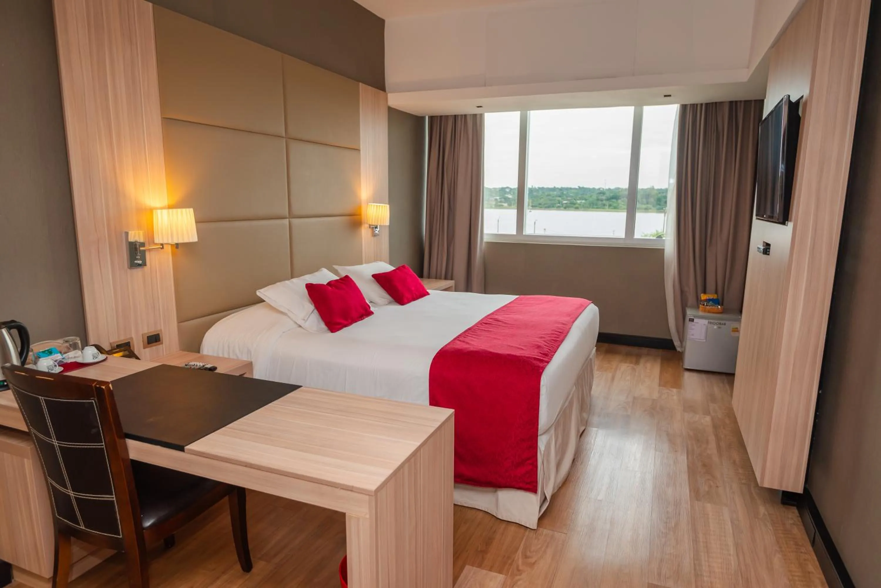 Bed in Savoy Hotel Encarnación