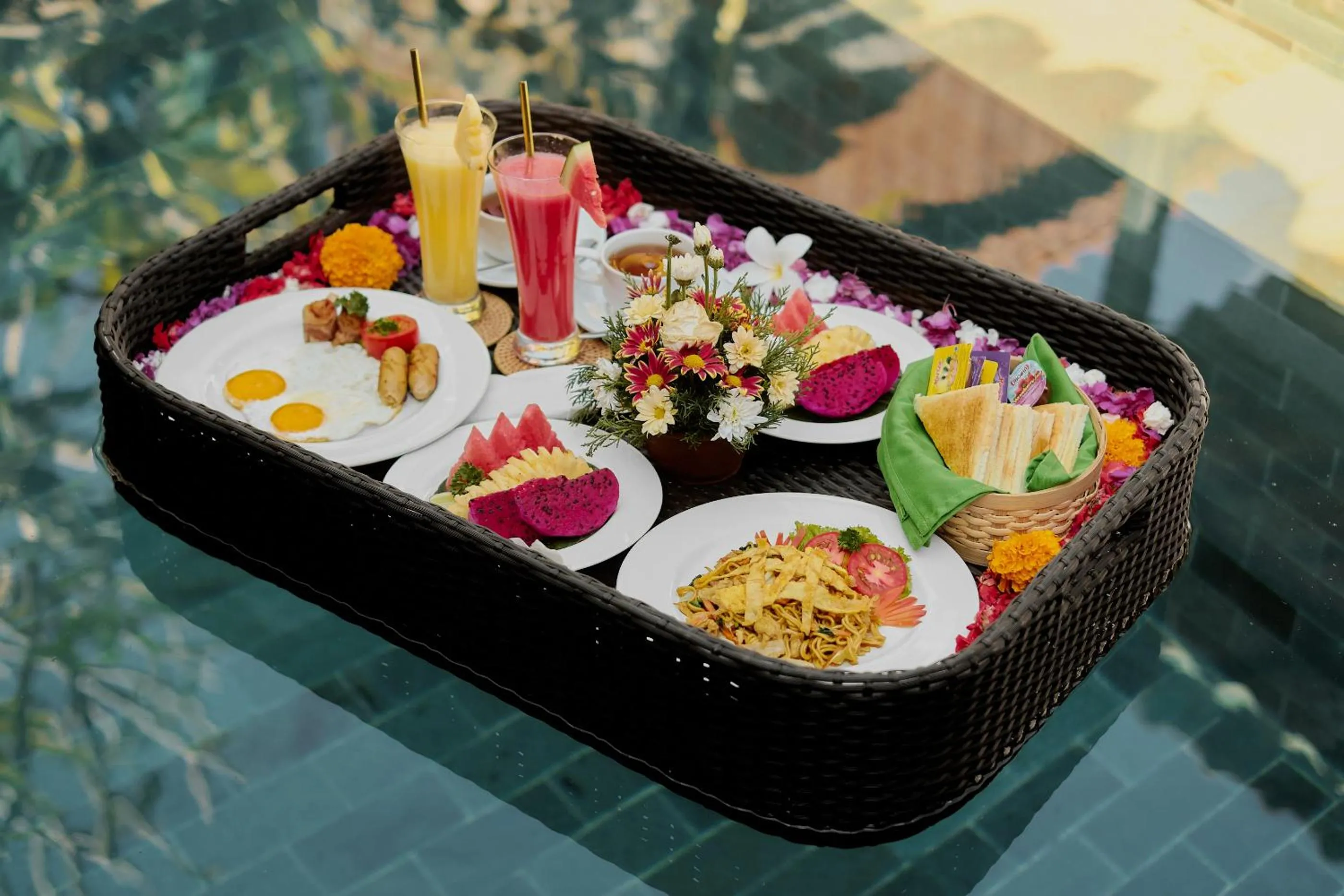 Food and drinks in Astala Ubud Villa