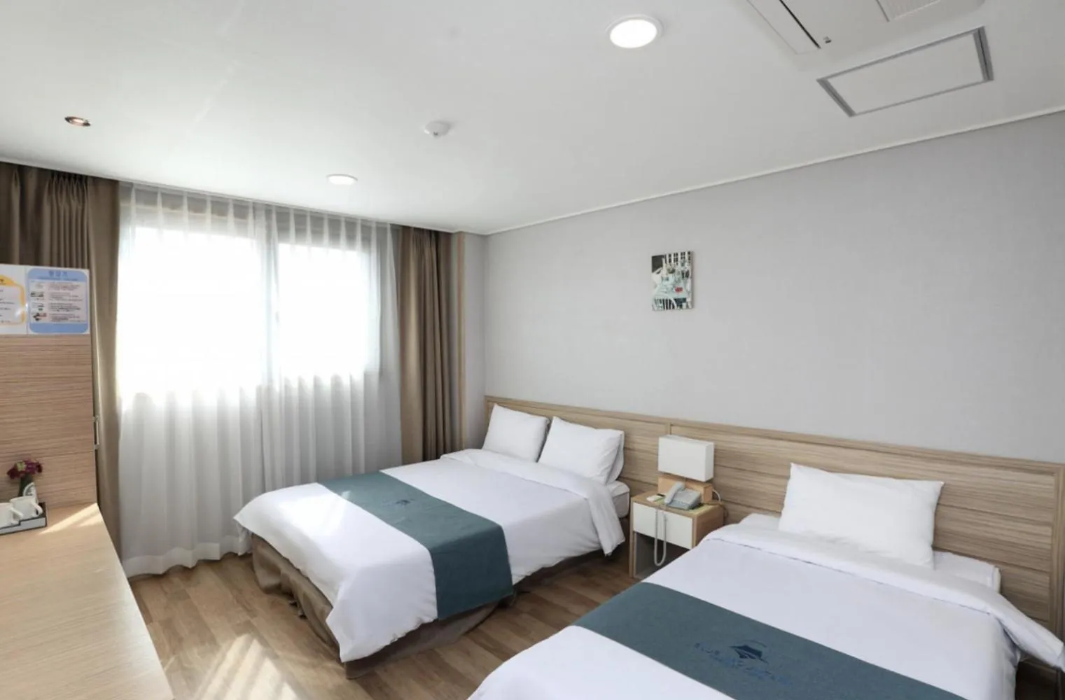 Bed in Blue Mountain Hotel