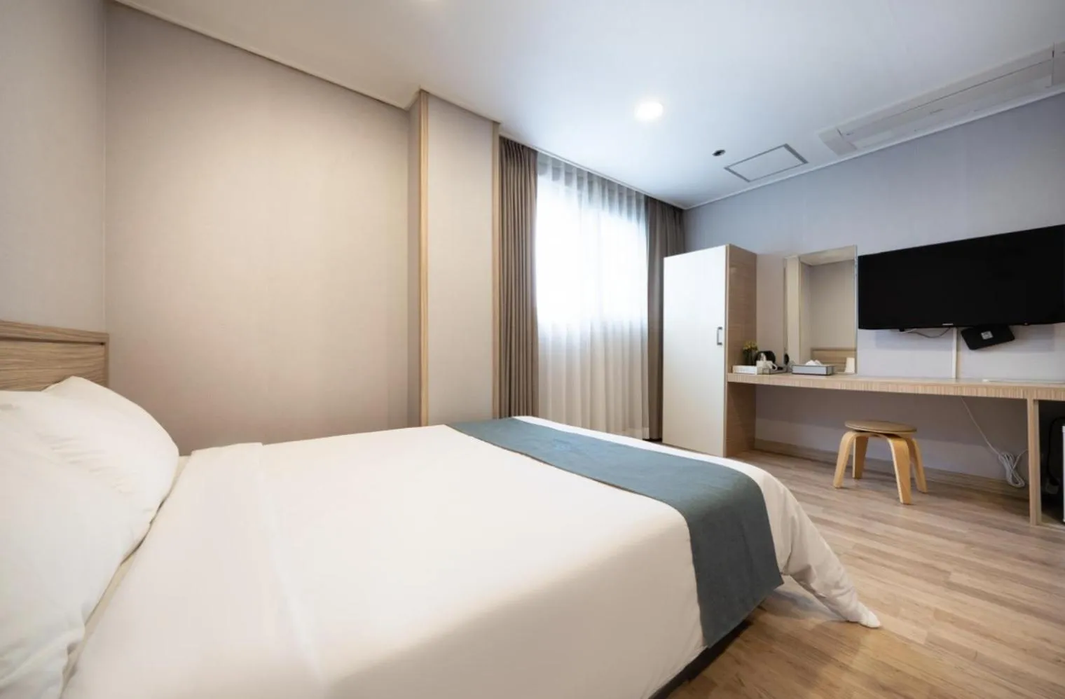 Bed in Blue Mountain Hotel