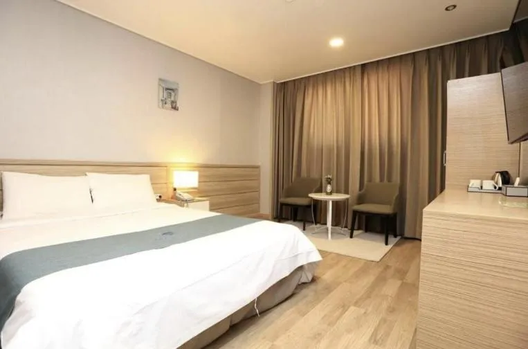 Bed in Blue Mountain Hotel