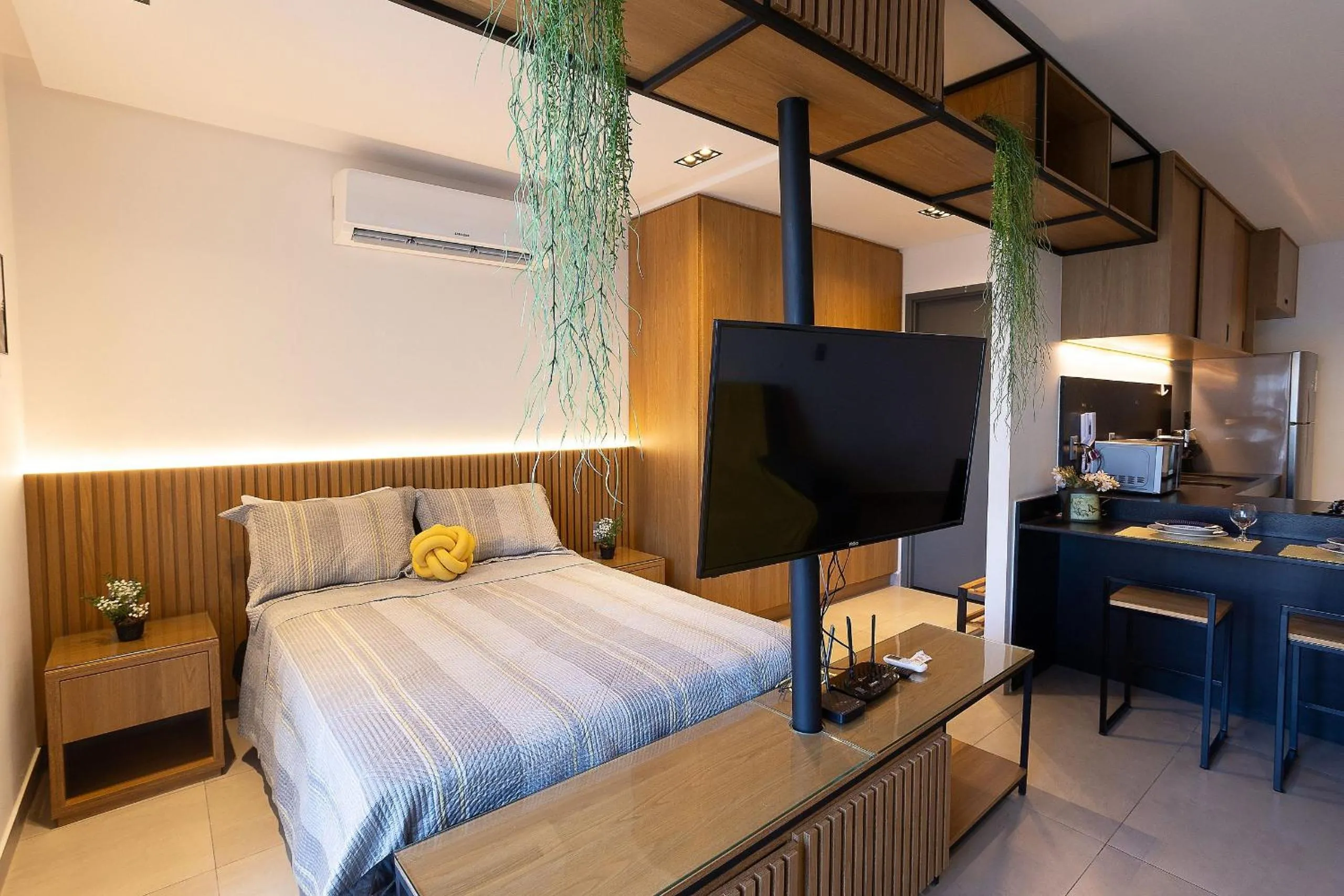 Studio com Varanda a 100 metros da praia