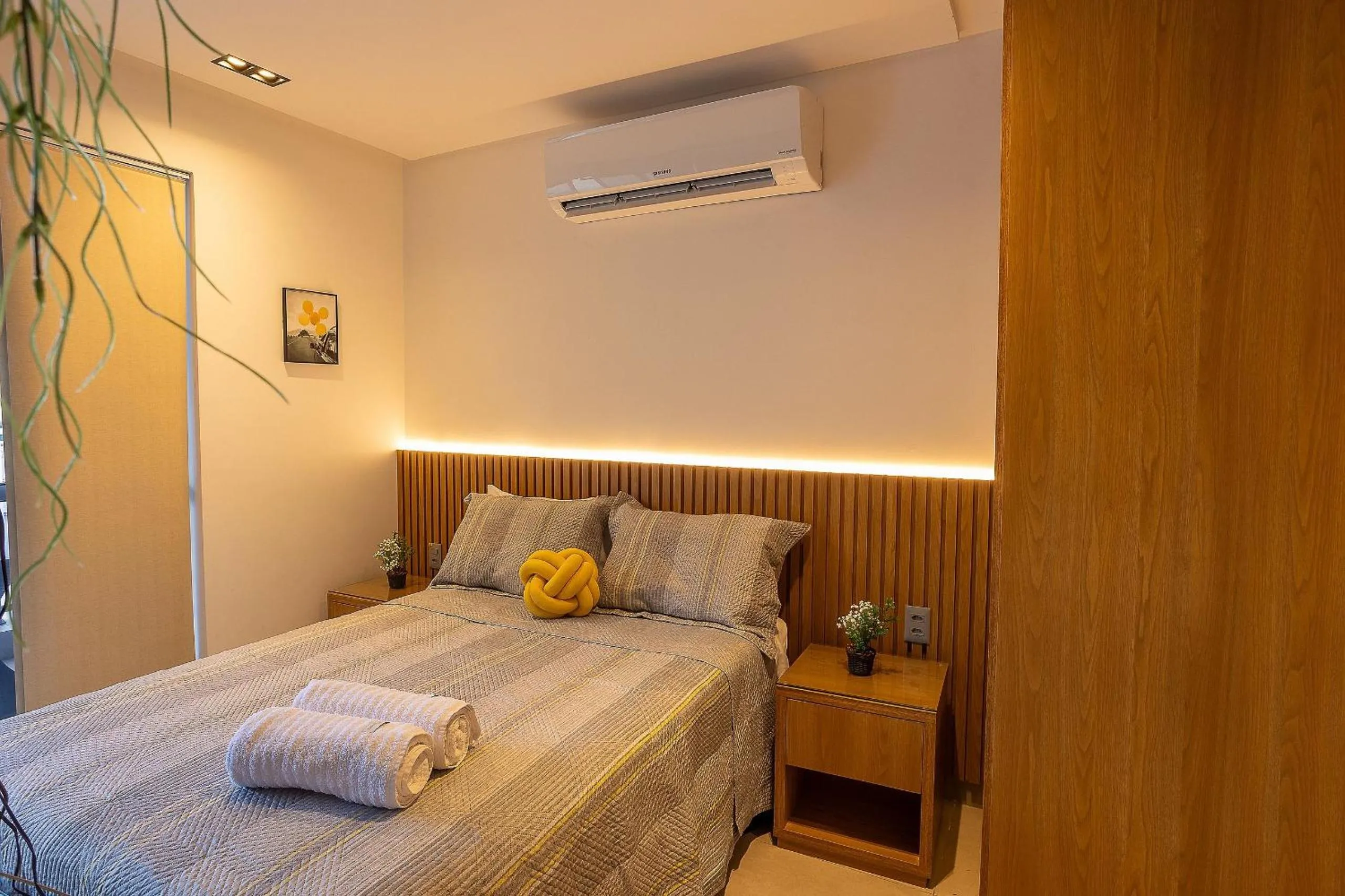 Studio com Varanda a 100 metros da praia